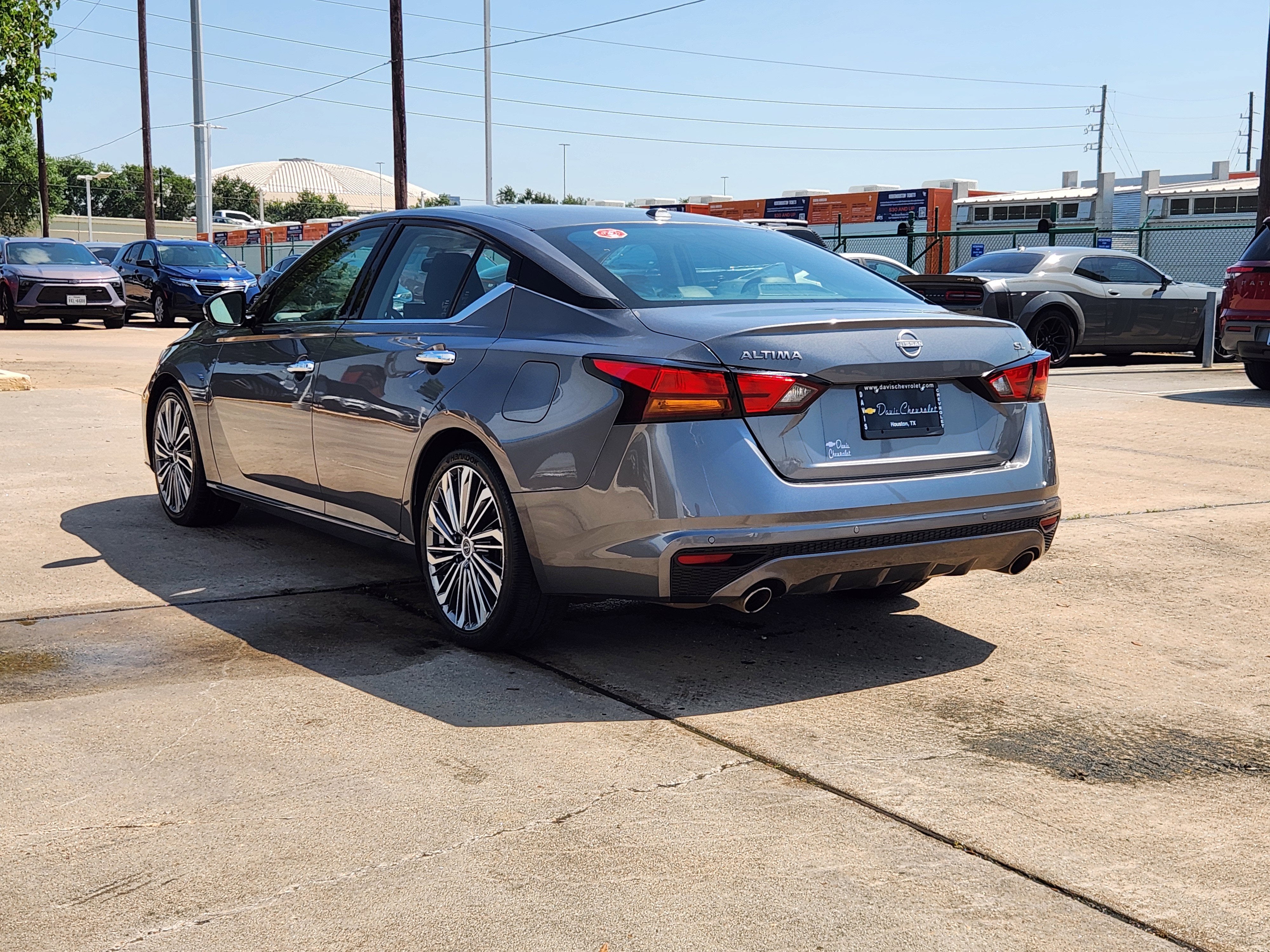2023 Nissan Altima SL FWD