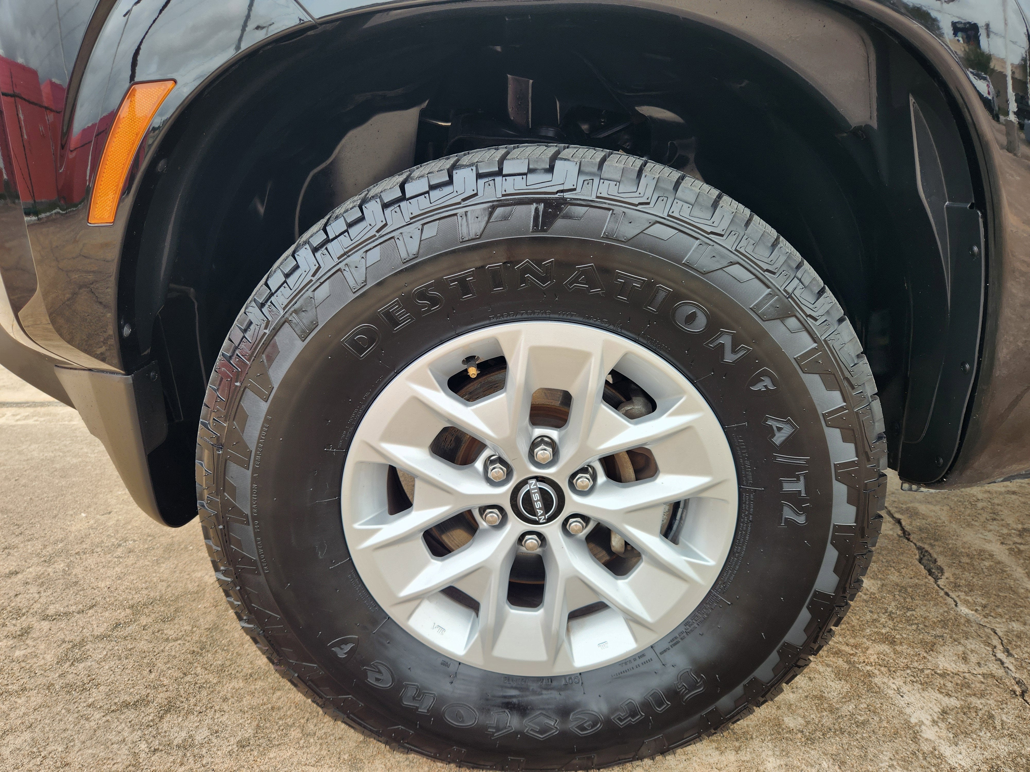 2024 Nissan Frontier SV