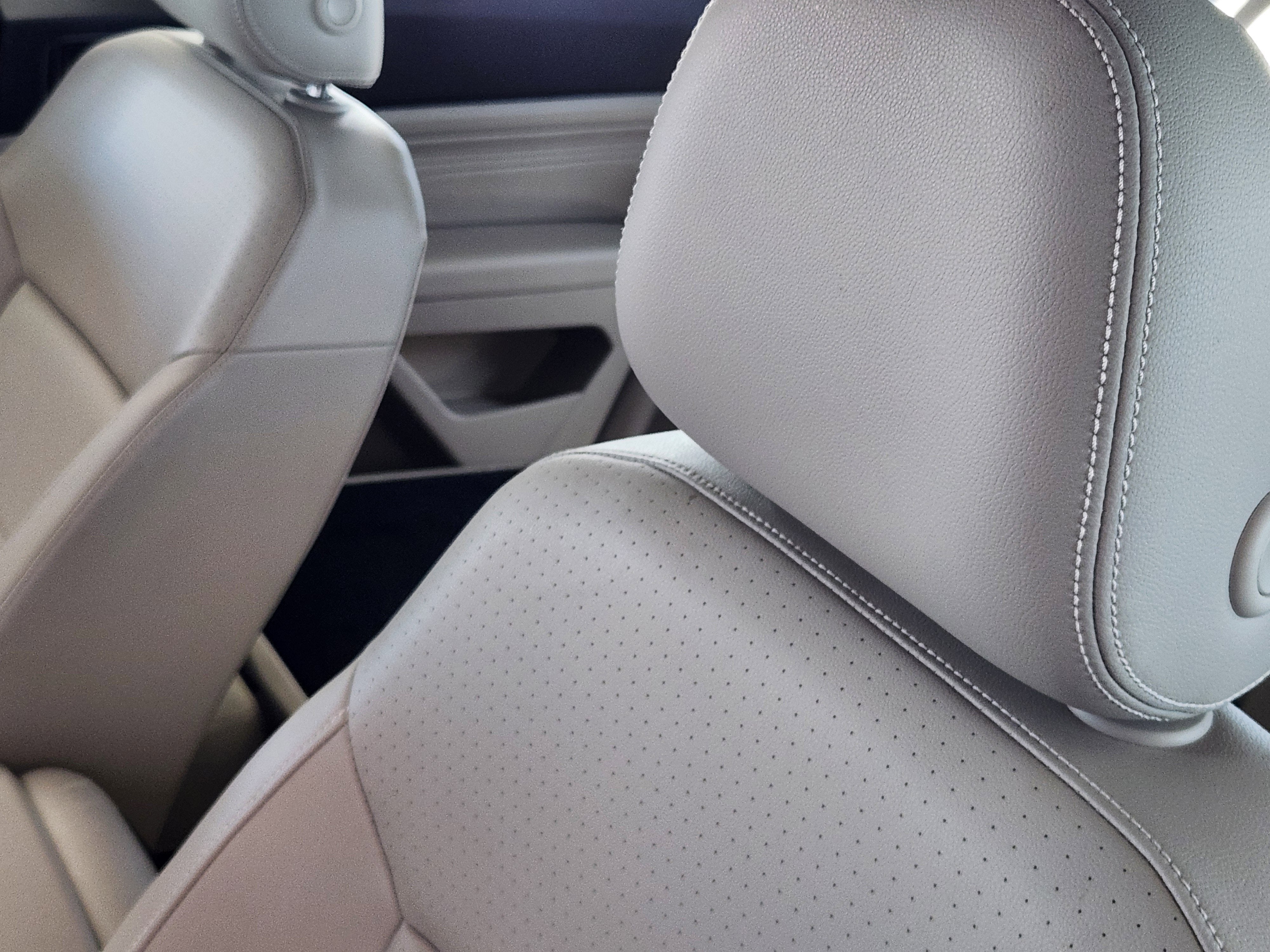 2023 Volkswagen Atlas 2.0T SE w/Technology