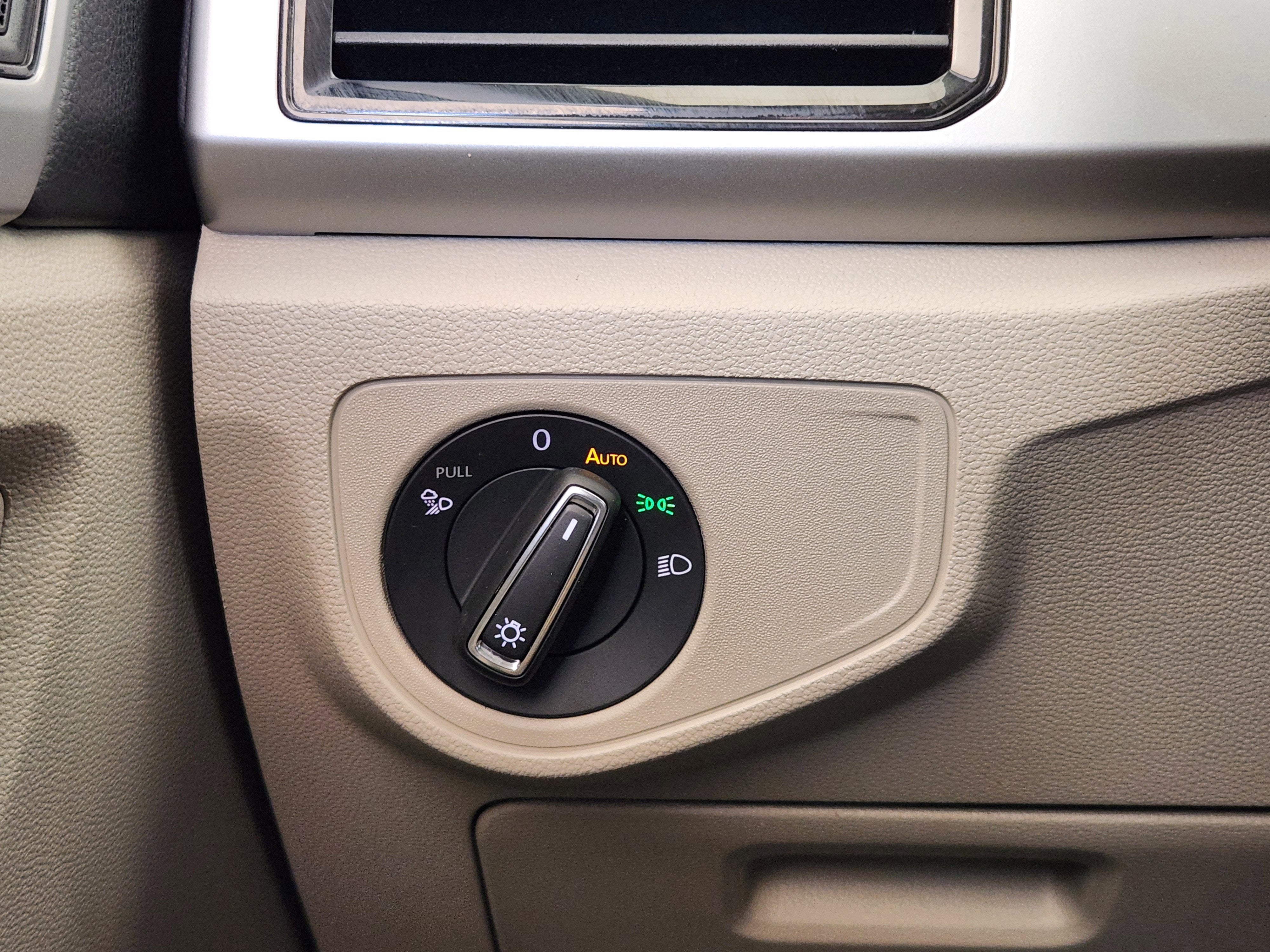 2023 Volkswagen Atlas 2.0T SE w/Technology