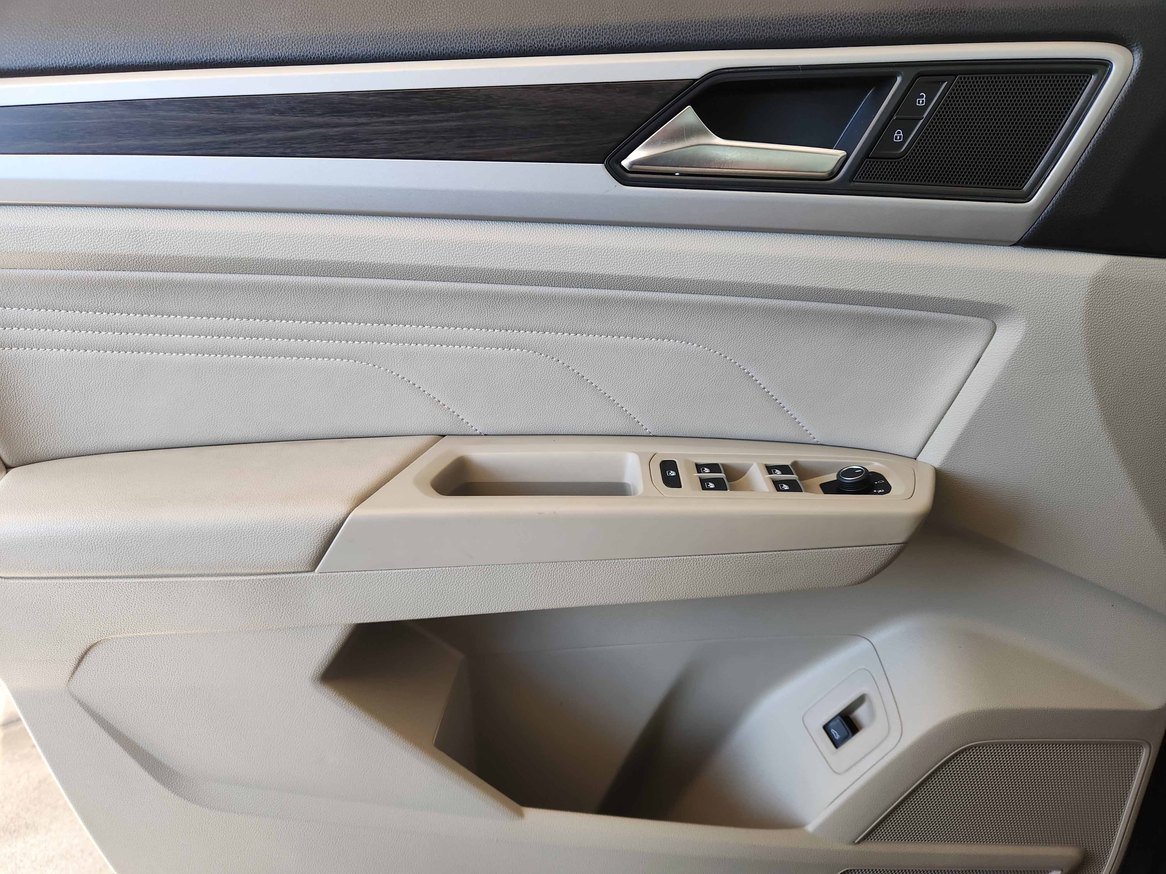 2023 Volkswagen Atlas 2.0T SE w/Technology