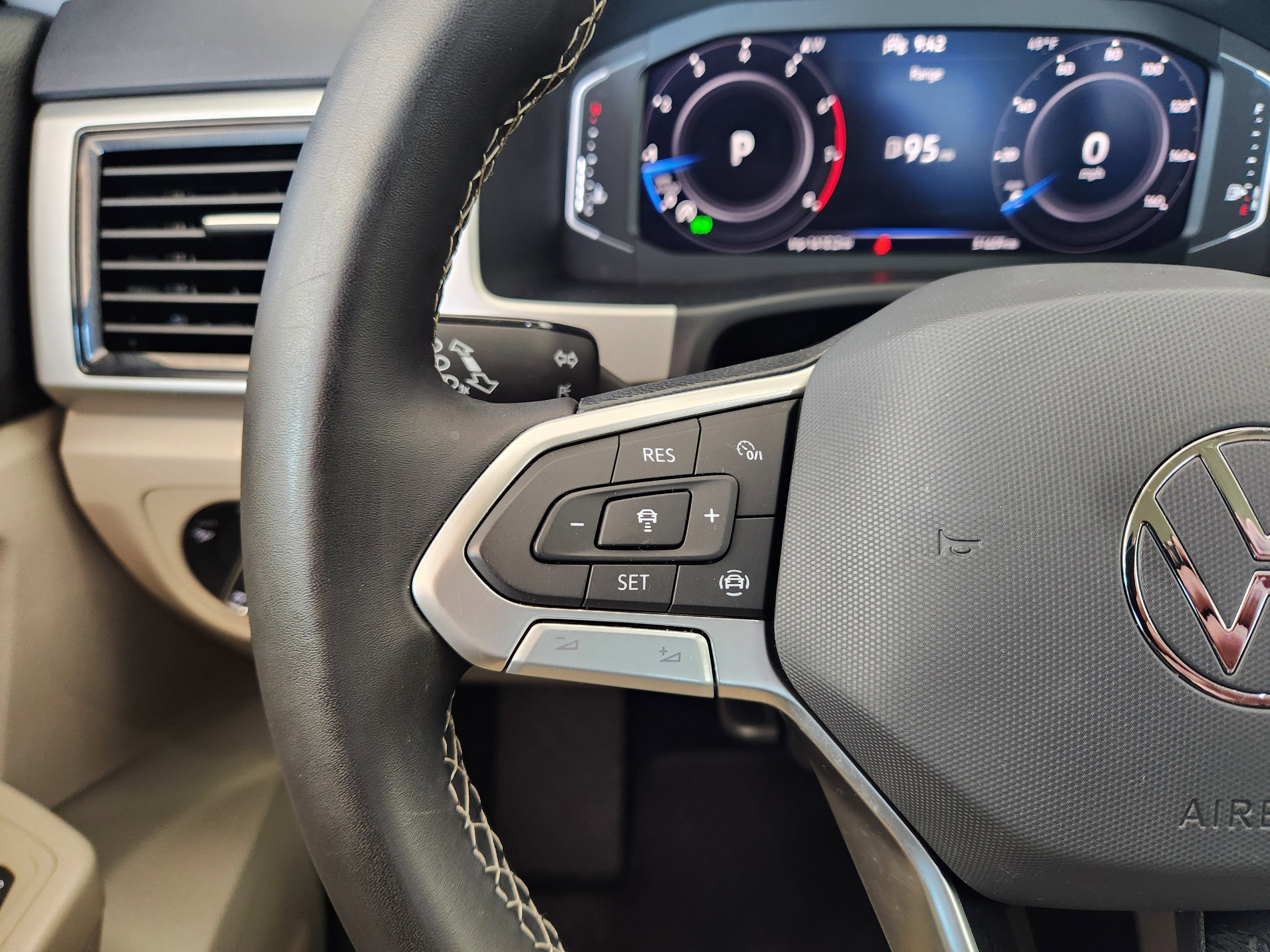 2023 Volkswagen Atlas 2.0T SE w/Technology