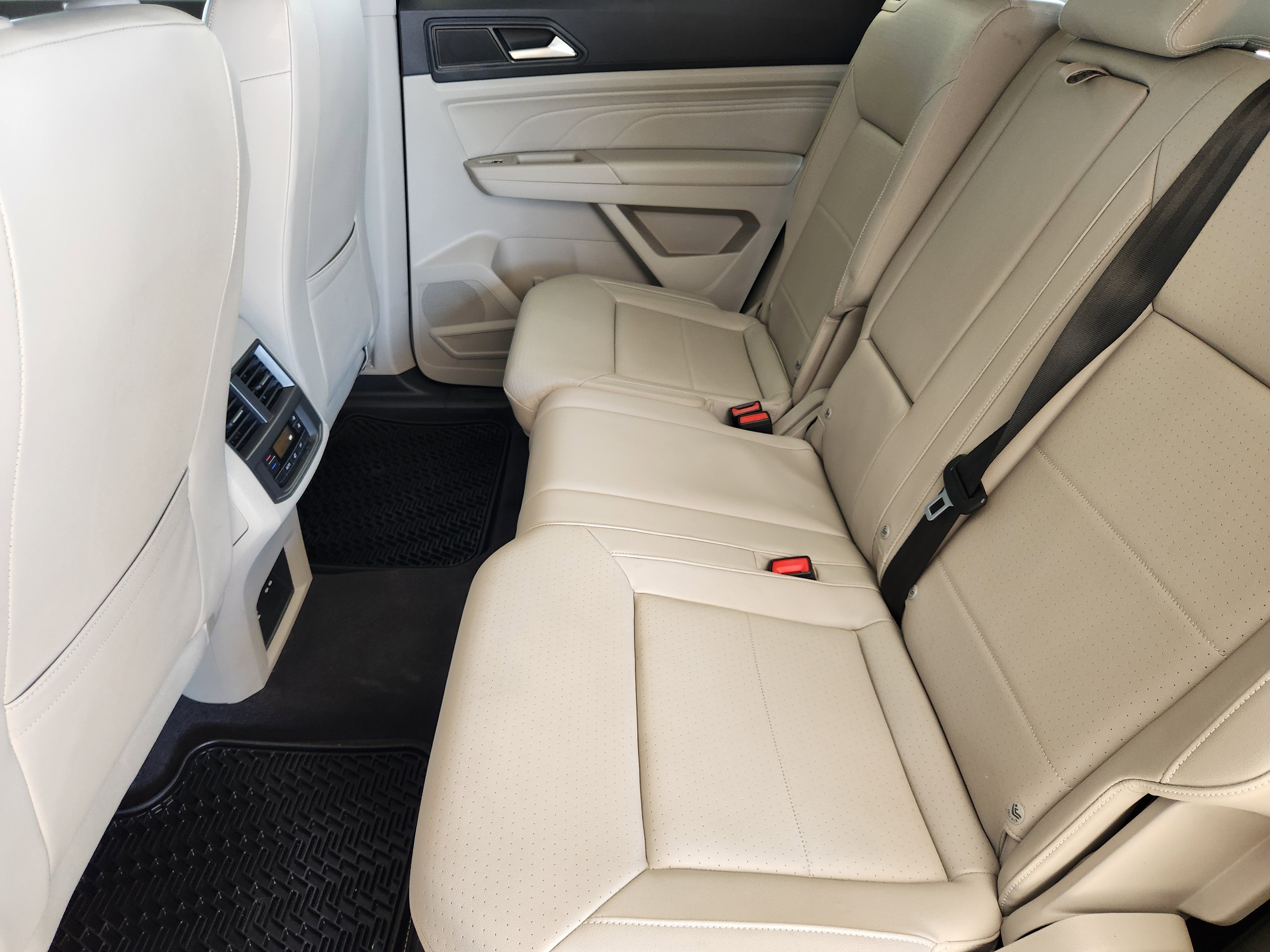 2023 Volkswagen Atlas 2.0T SE w/Technology