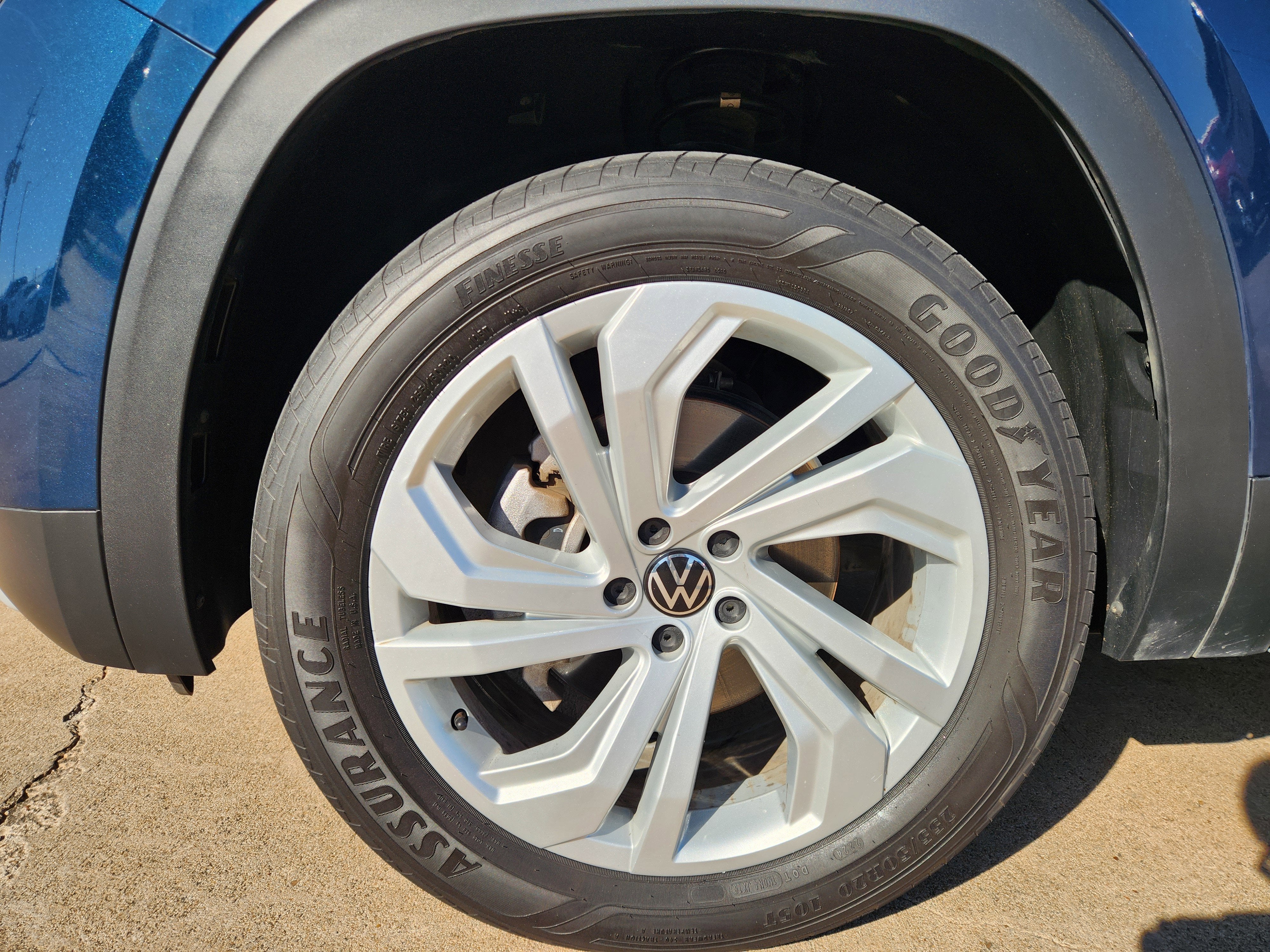 2023 Volkswagen Atlas 2.0T SE w/Technology