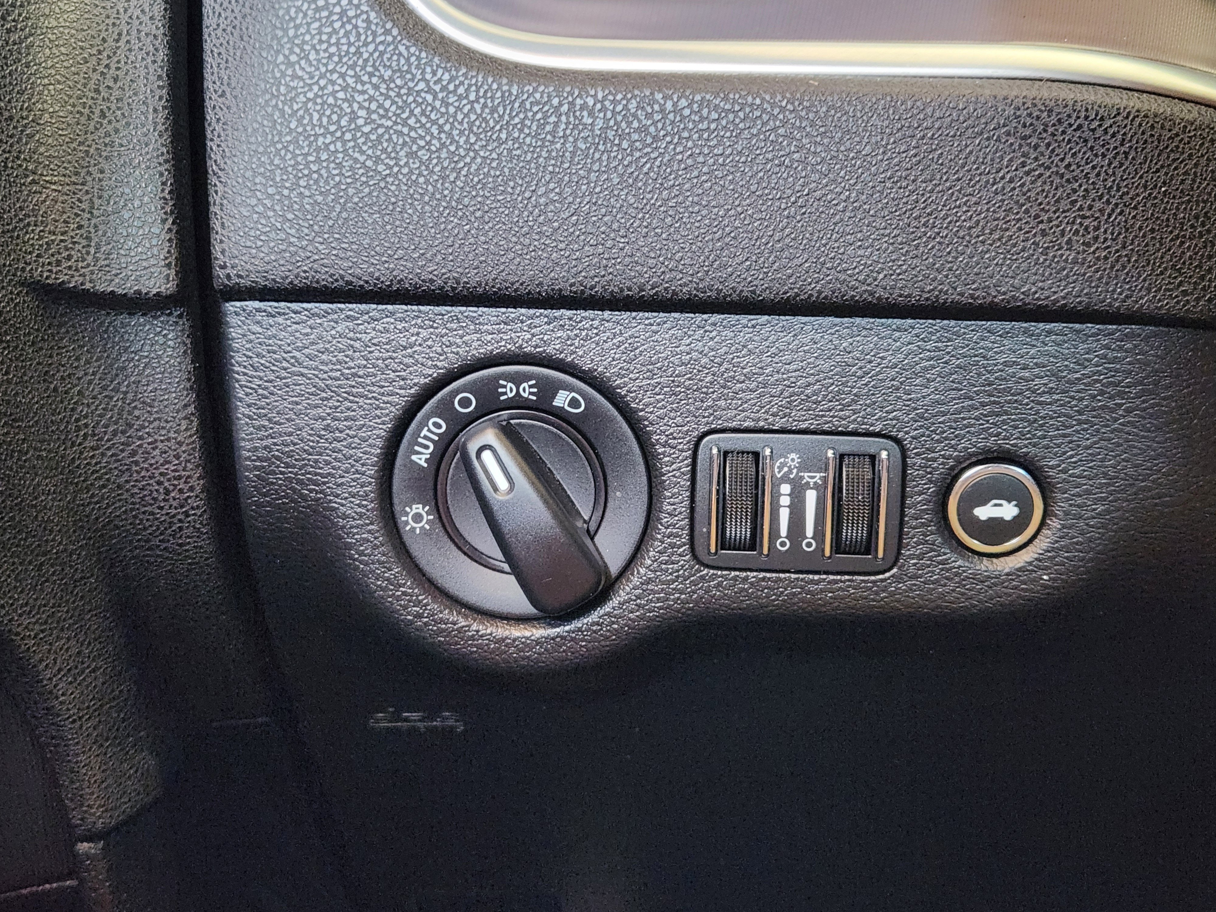 2020 Dodge Charger SXT RWD