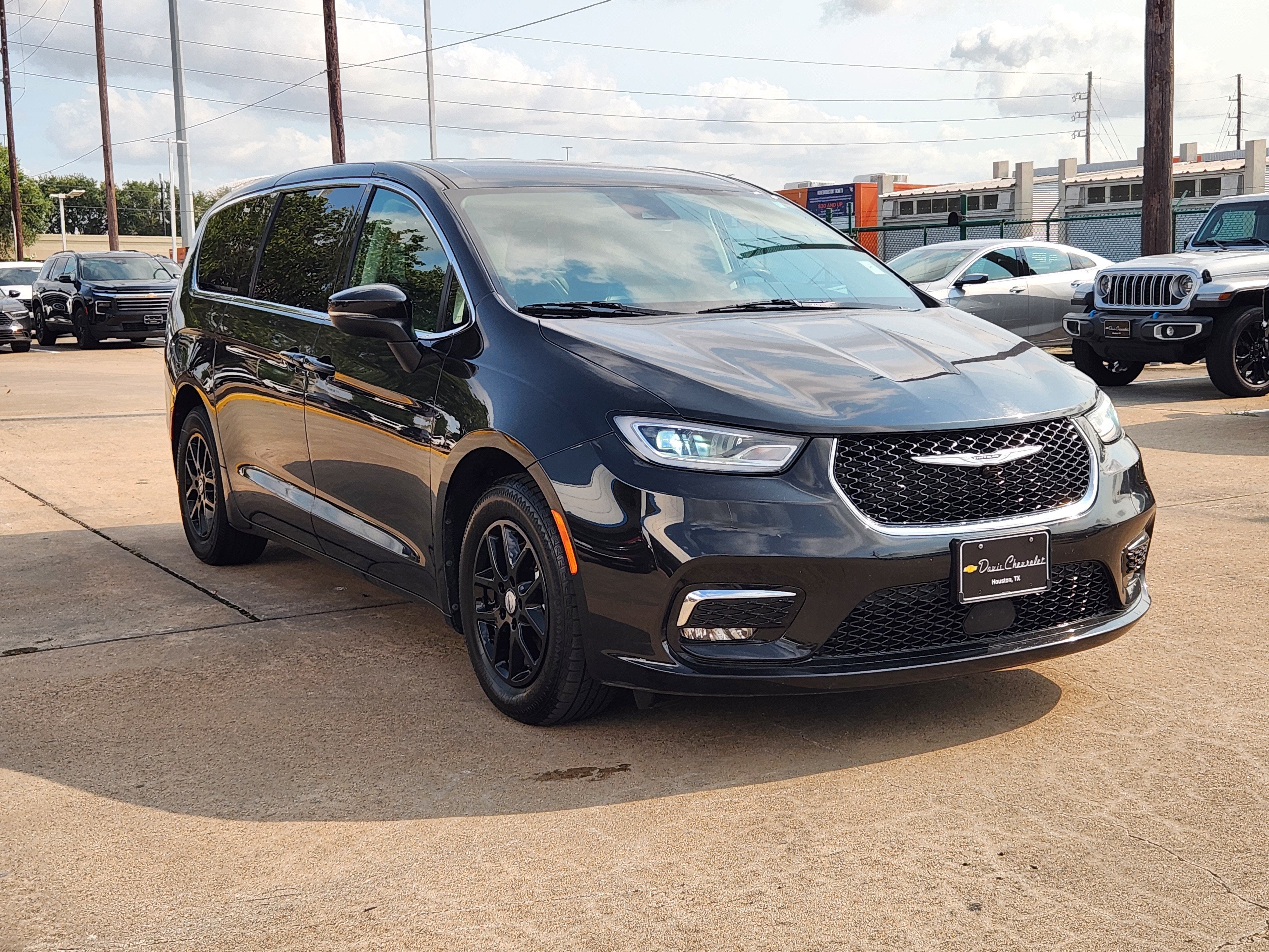 2023 Chrysler Pacifica Touring L