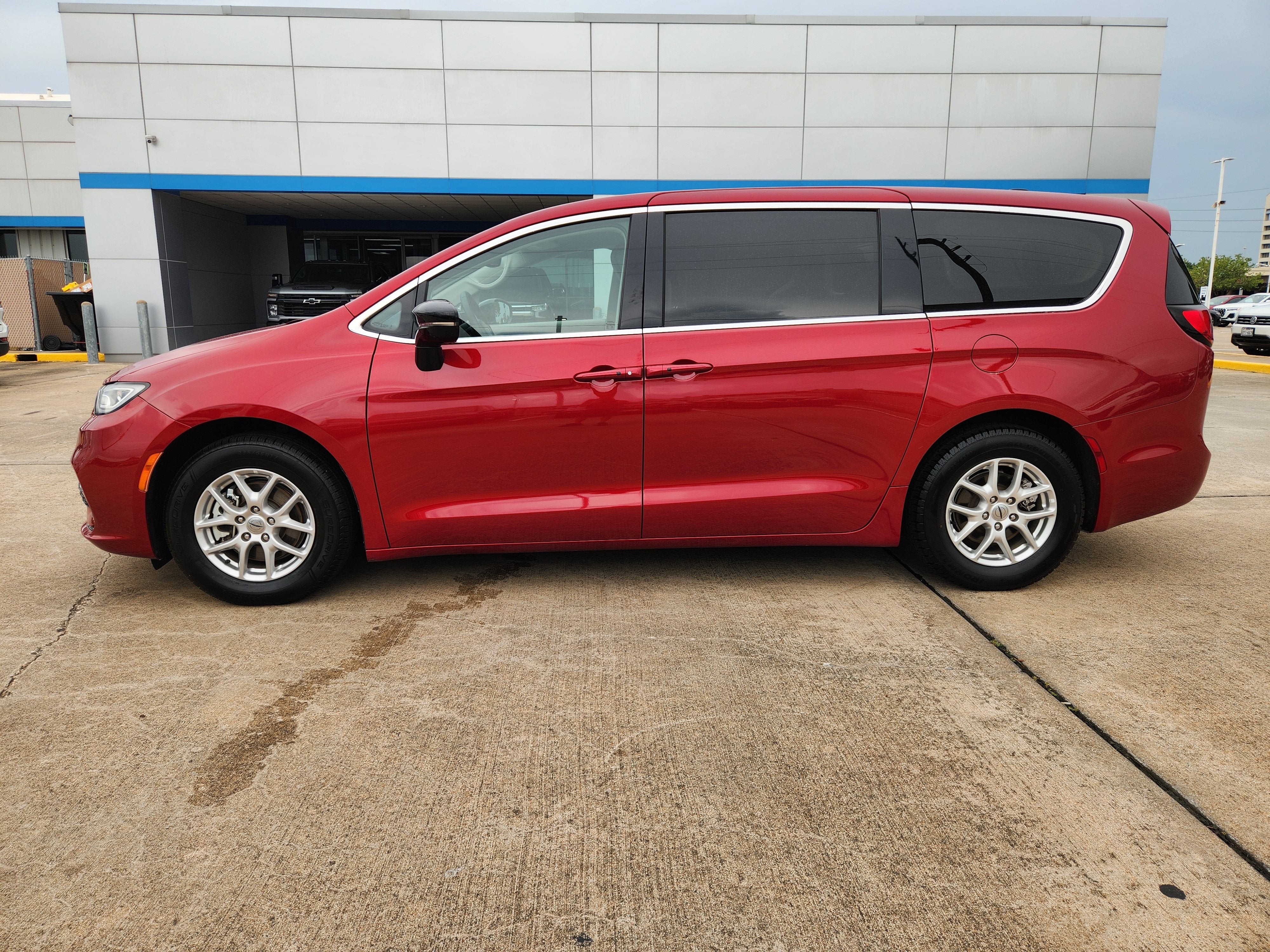 2024 Chrysler Pacifica Touring L