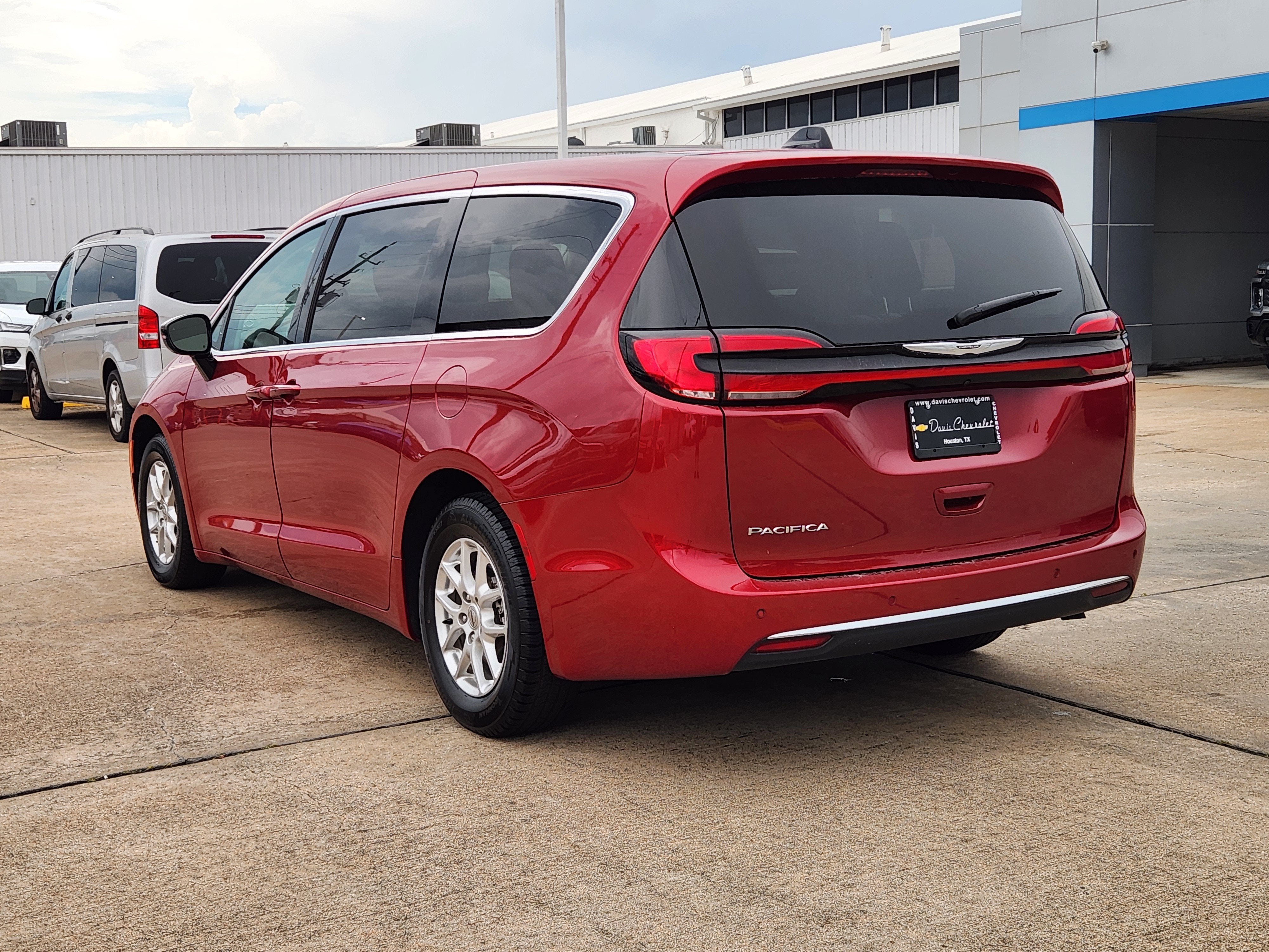 2024 Chrysler Pacifica Touring L