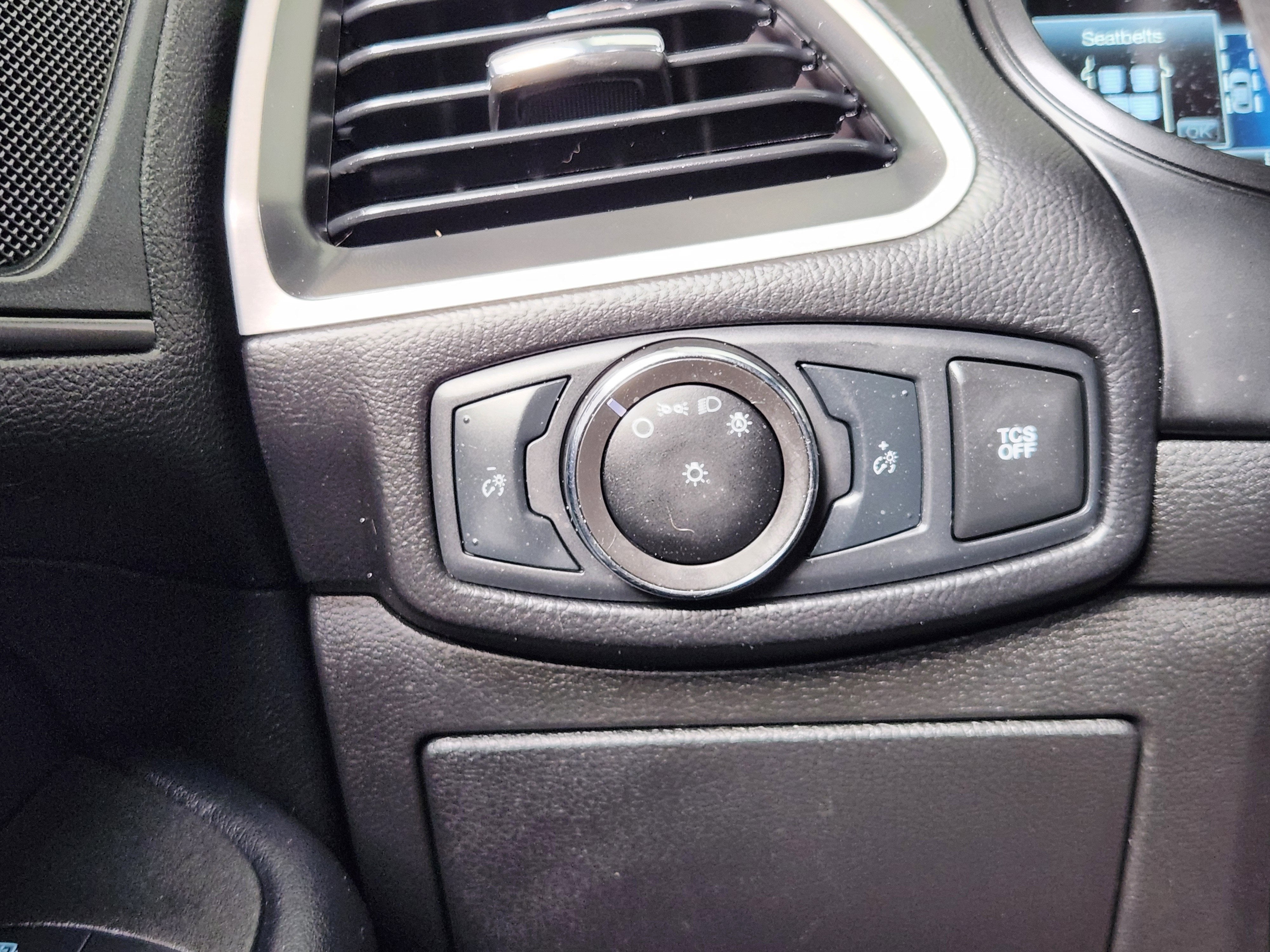 2023 Ford Edge SE