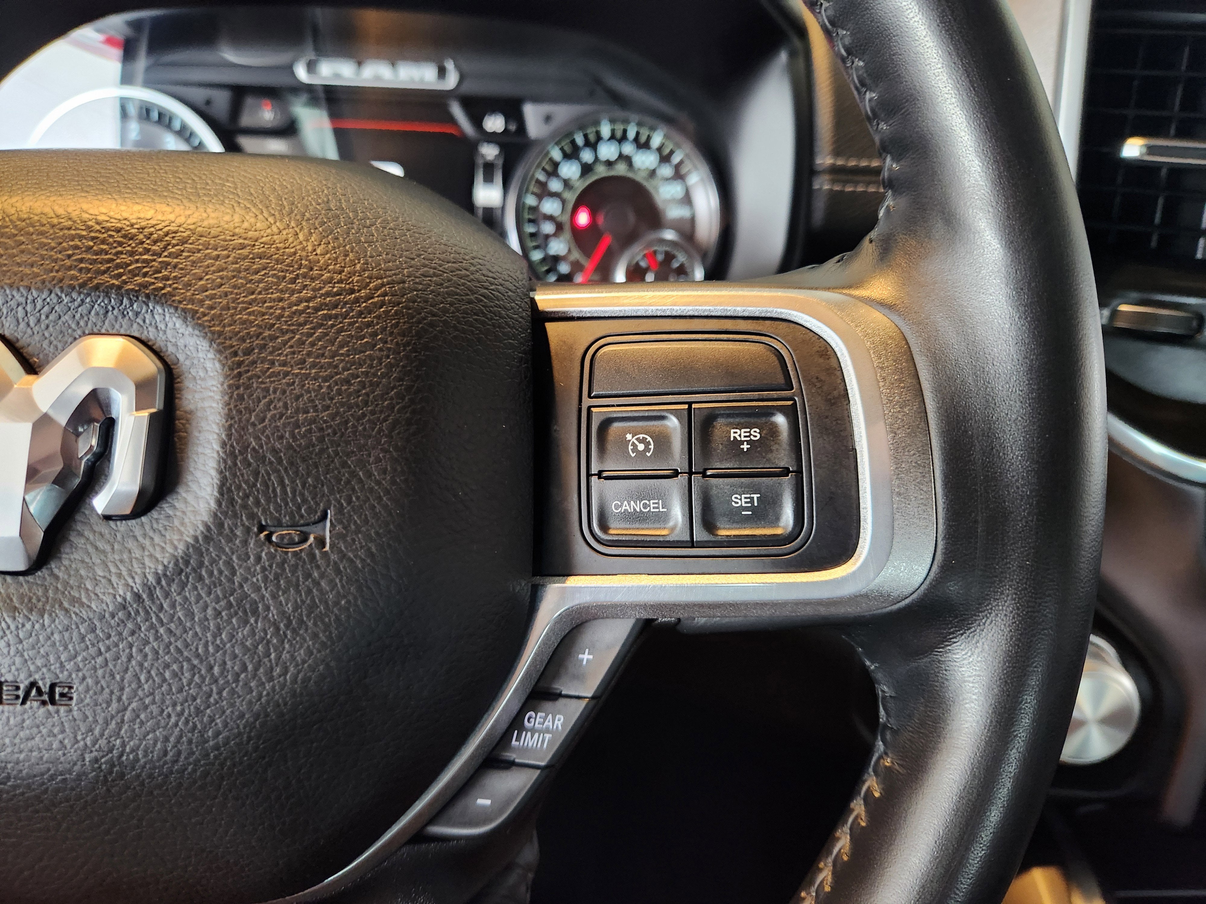 2022 RAM 2500 Laramie Crew Cab 4x4 6'4" Box