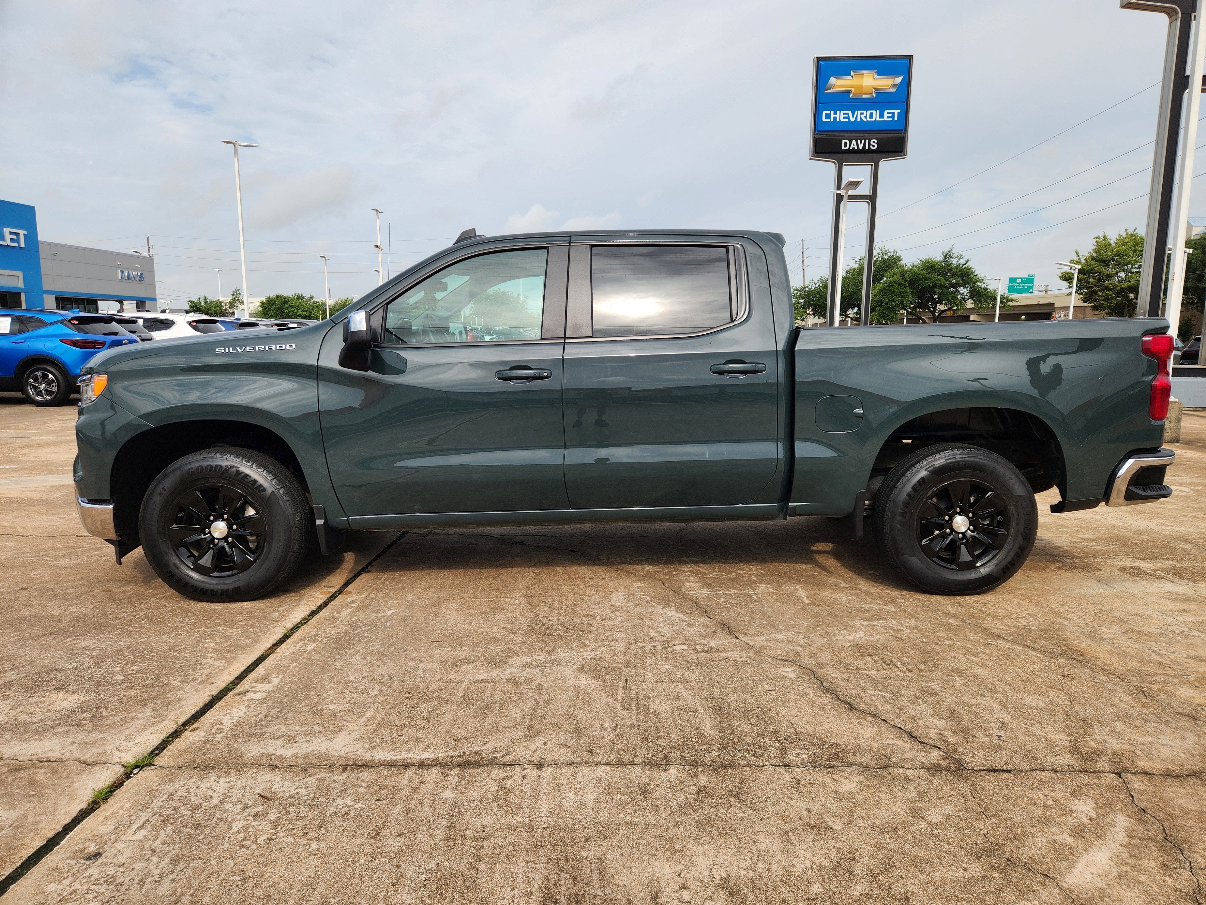 2025 Chevrolet Silverado 1500 LT