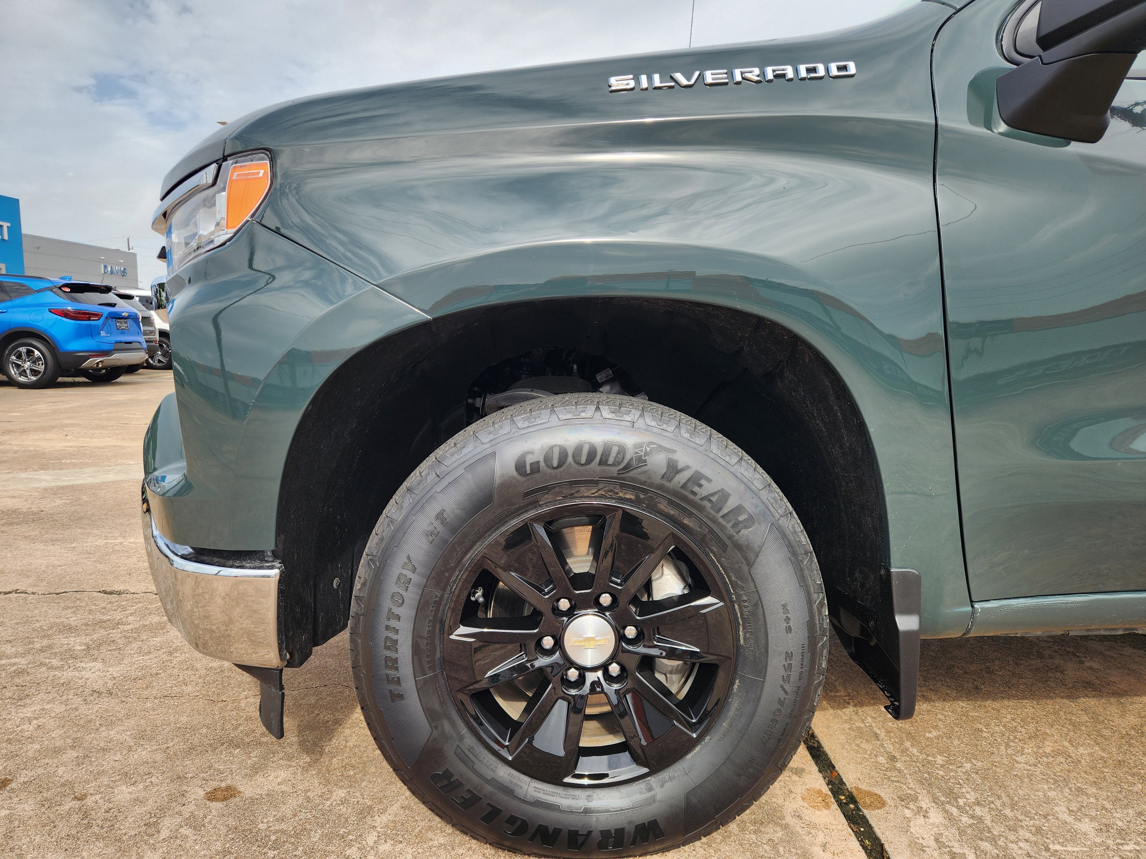 2025 Chevrolet Silverado 1500 LT