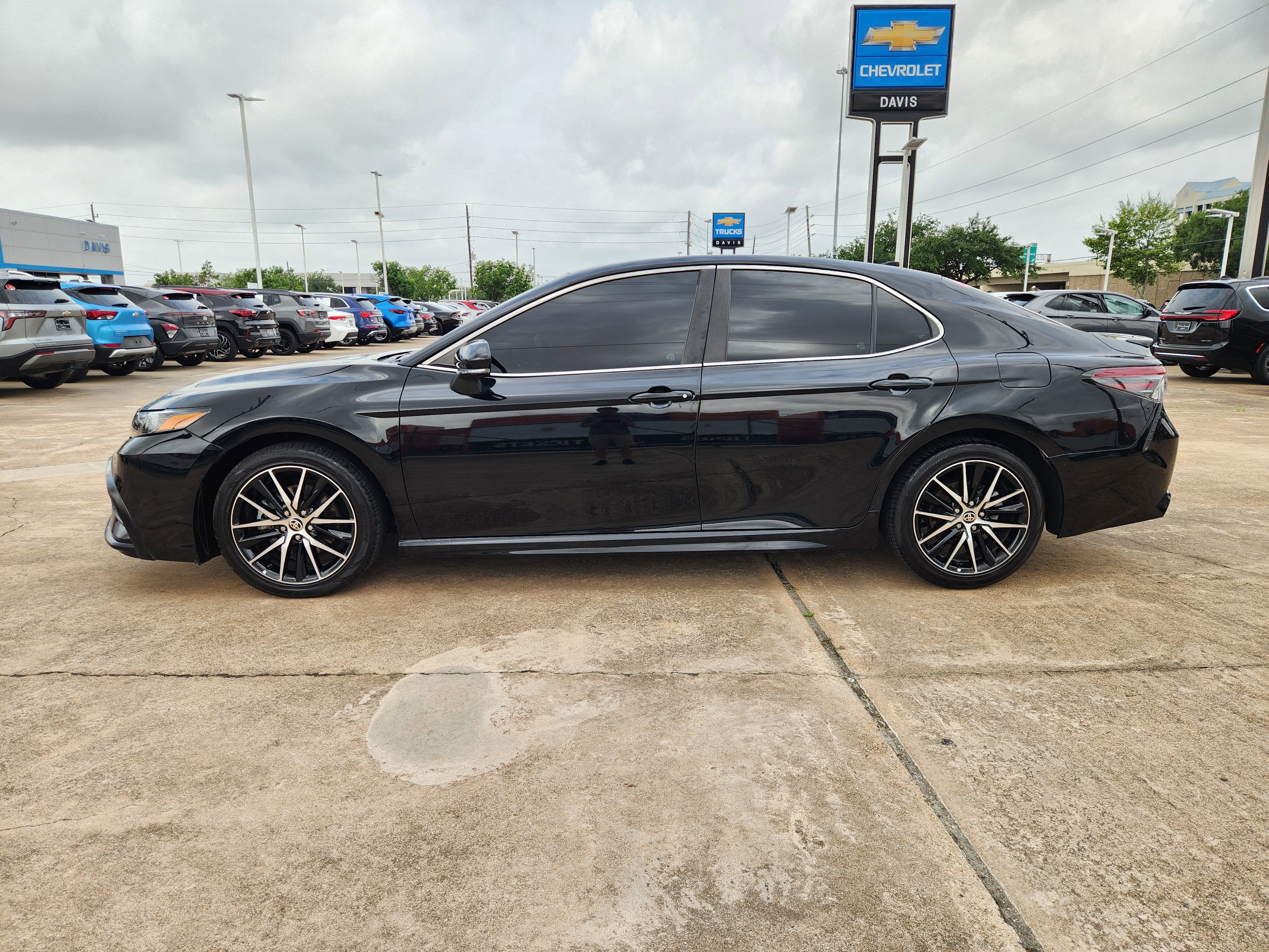 2023 Toyota Camry SE