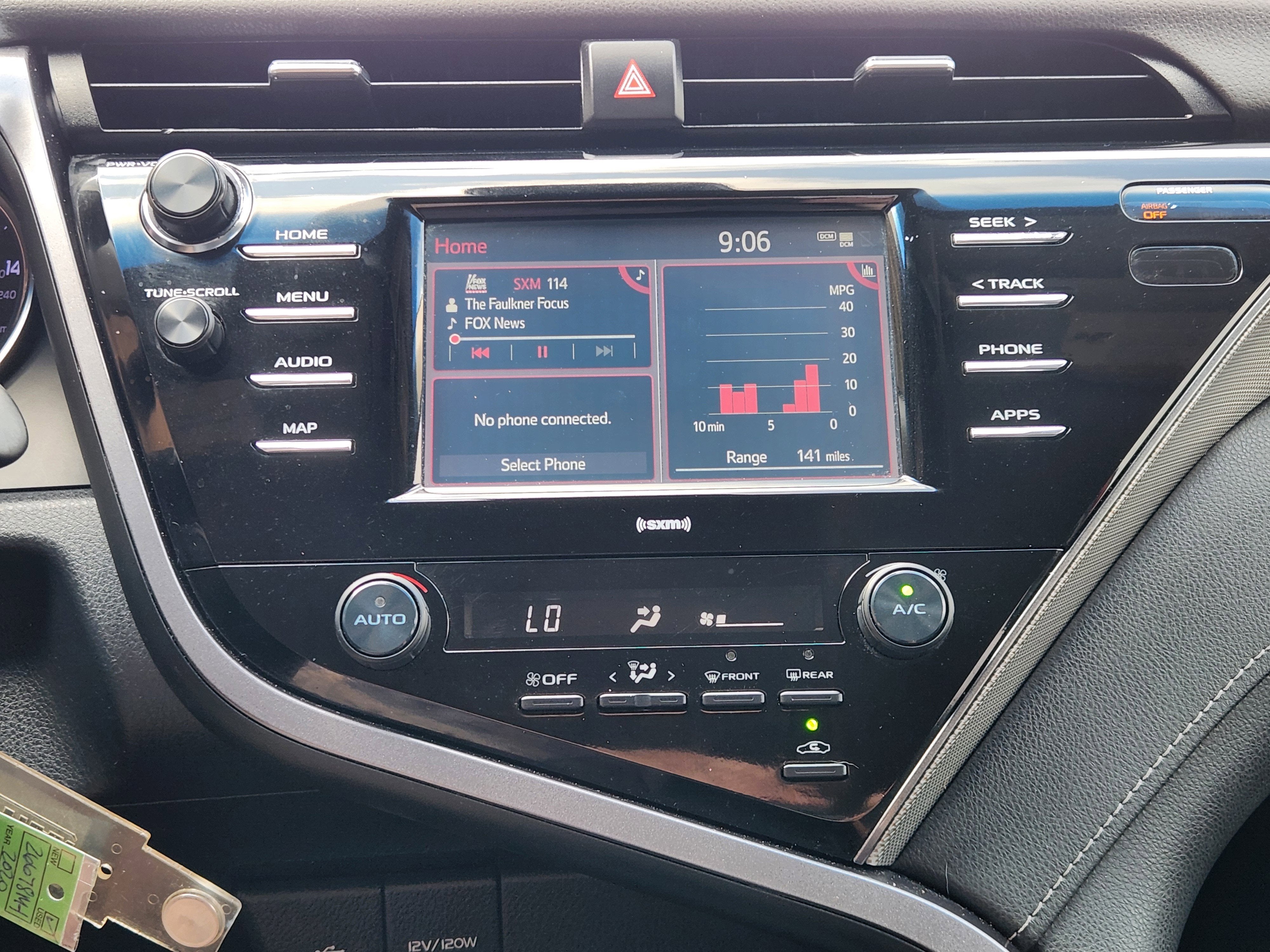 2020 Toyota Camry SE