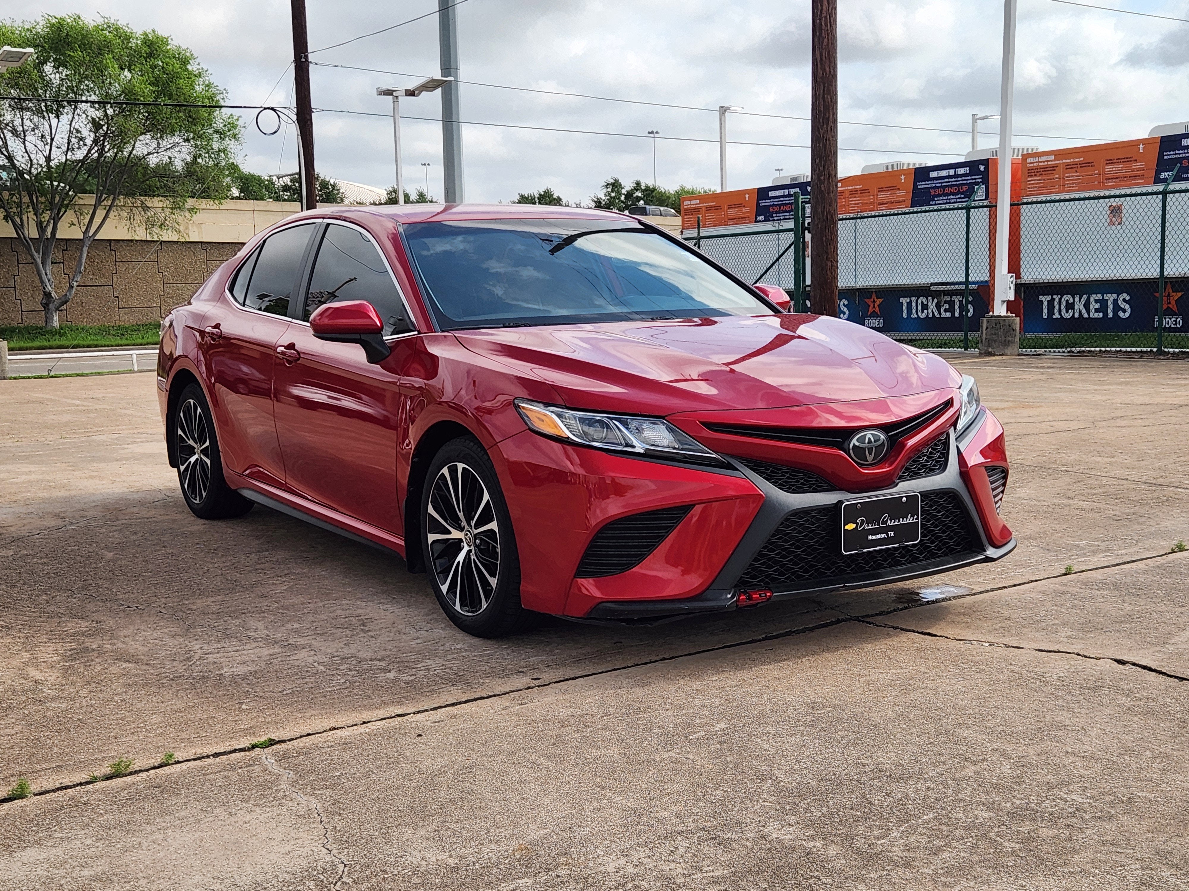 2020 Toyota Camry SE