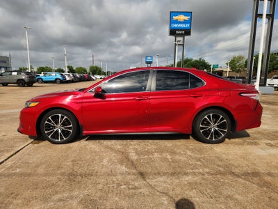 2020 Toyota Camry SE