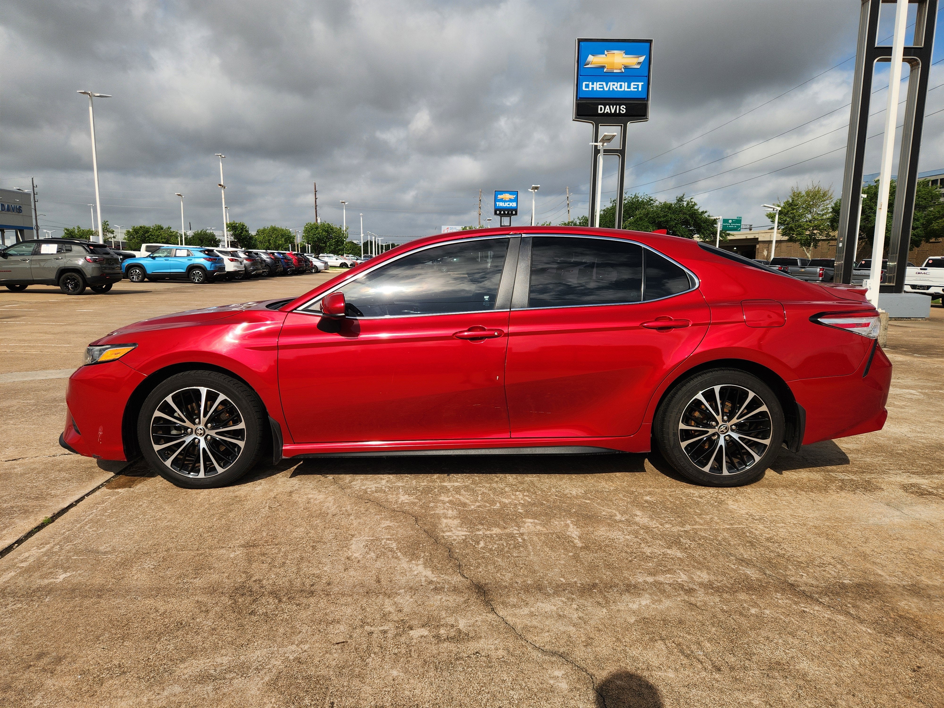 2020 Toyota Camry SE