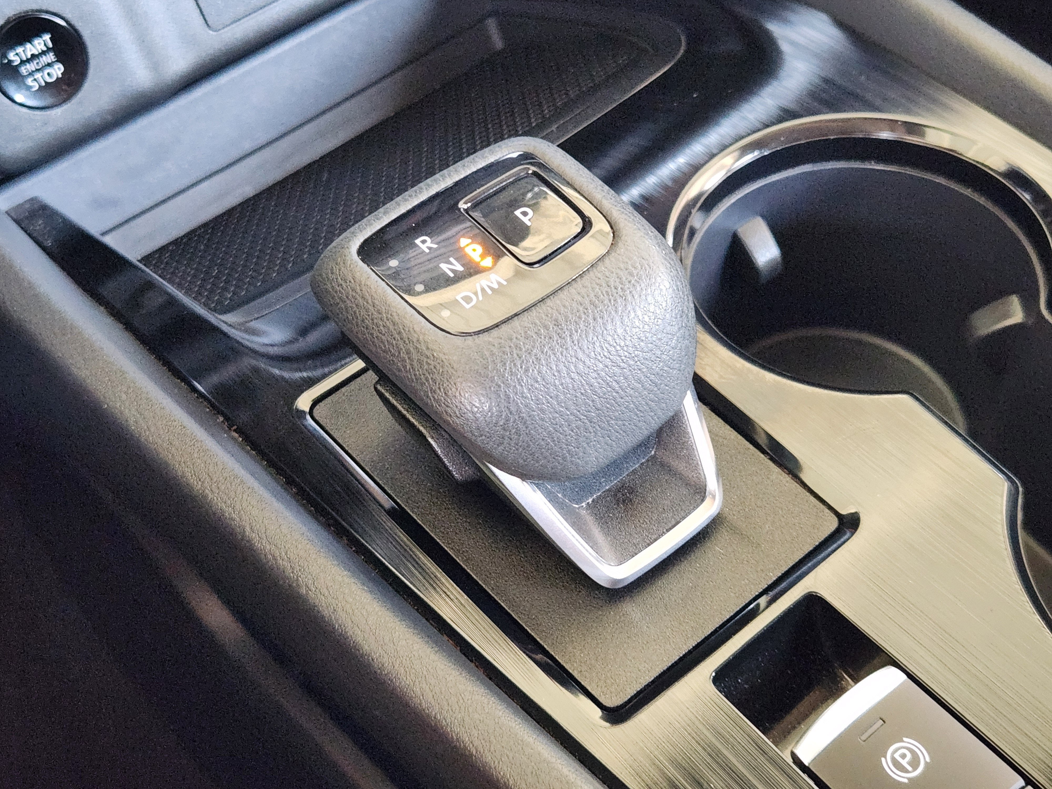 2024 Nissan Rogue SV - Photo 18