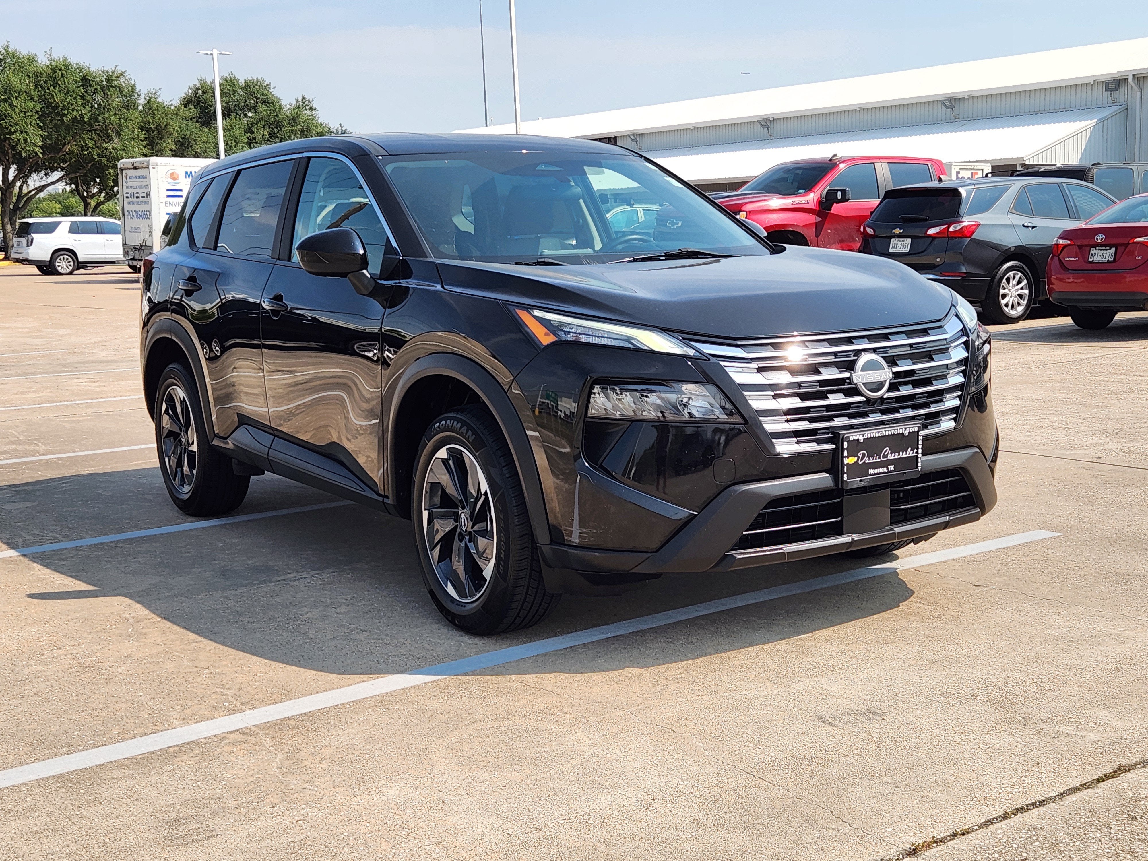 2024 Nissan Rogue SV - Photo 3