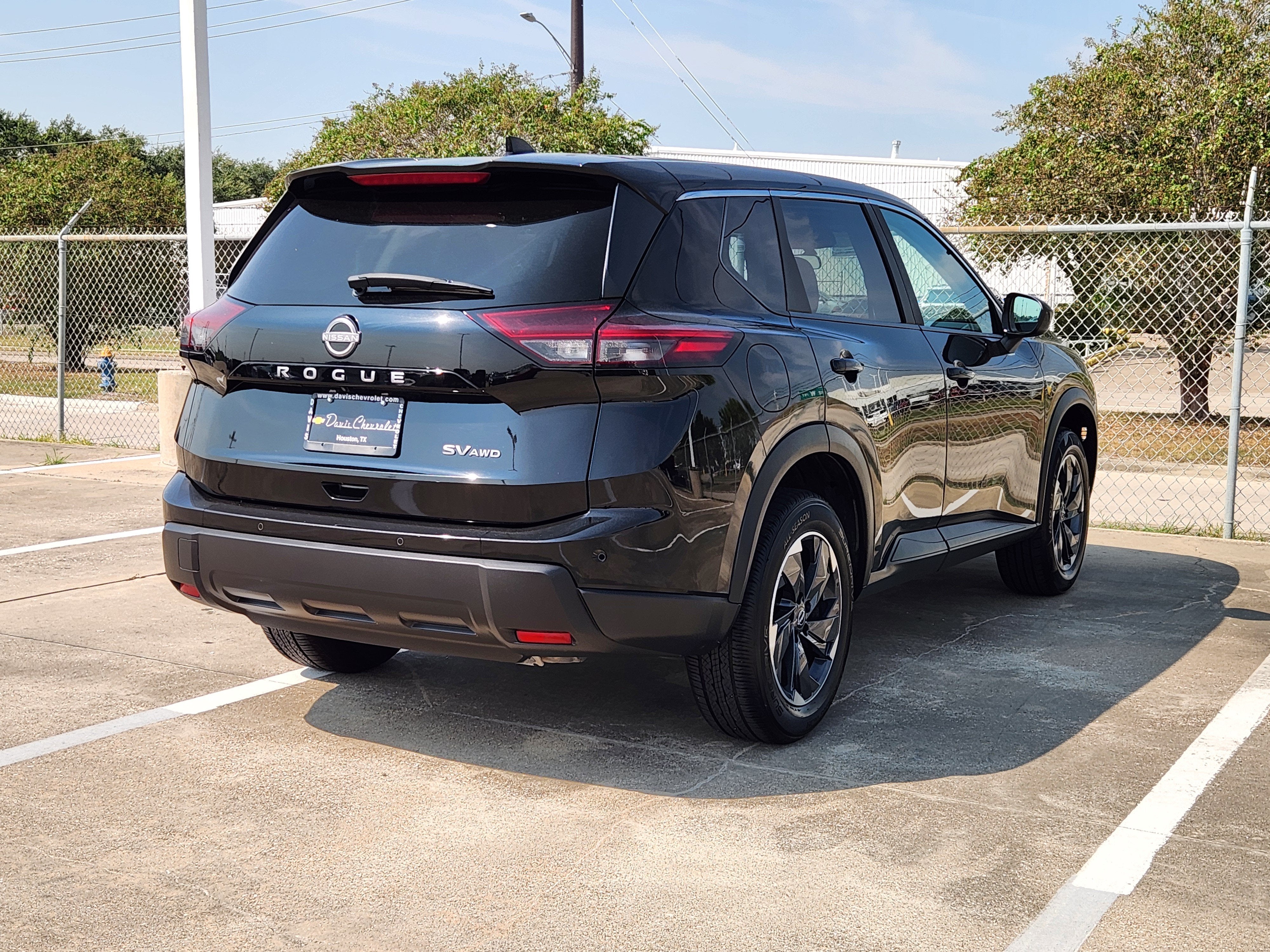 2024 Nissan Rogue SV - Photo 5