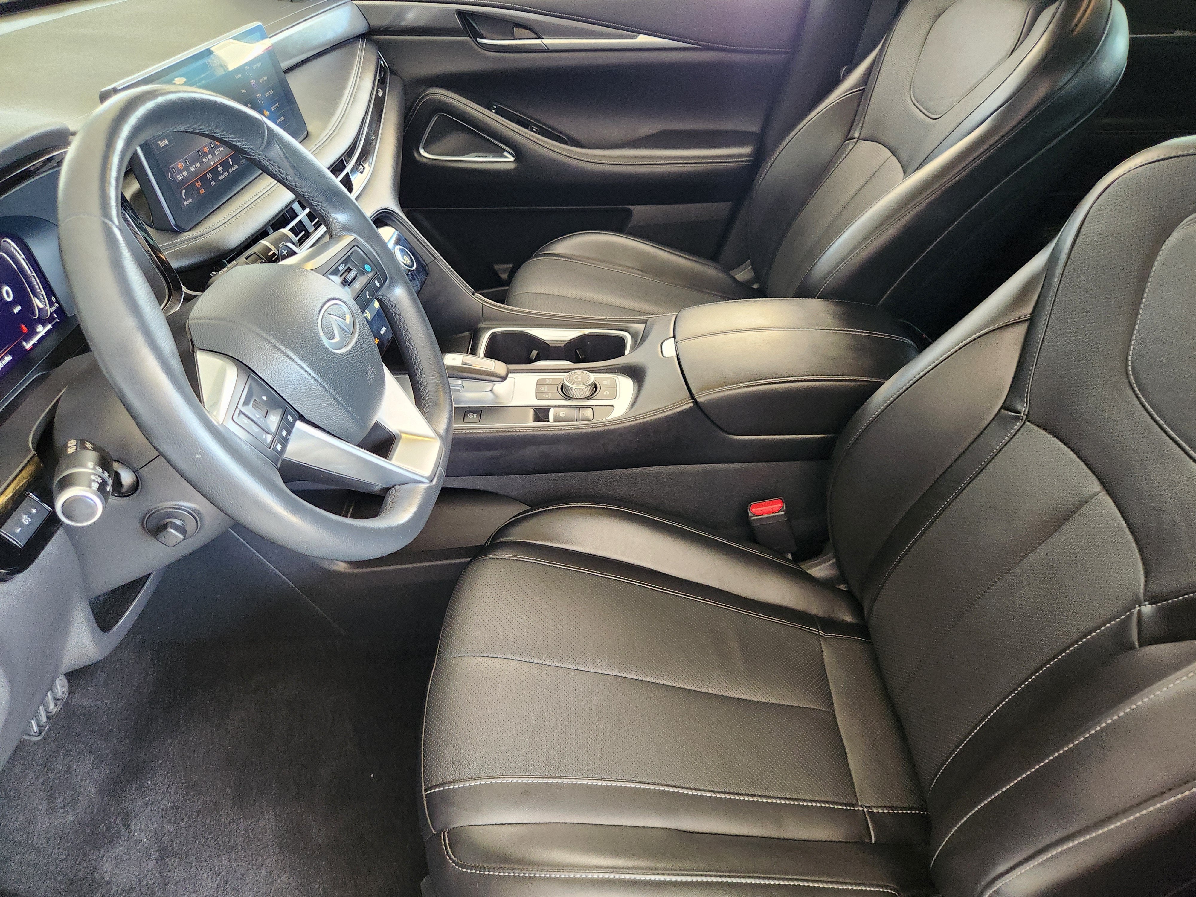 2022 INFINITI QX60 LUXE