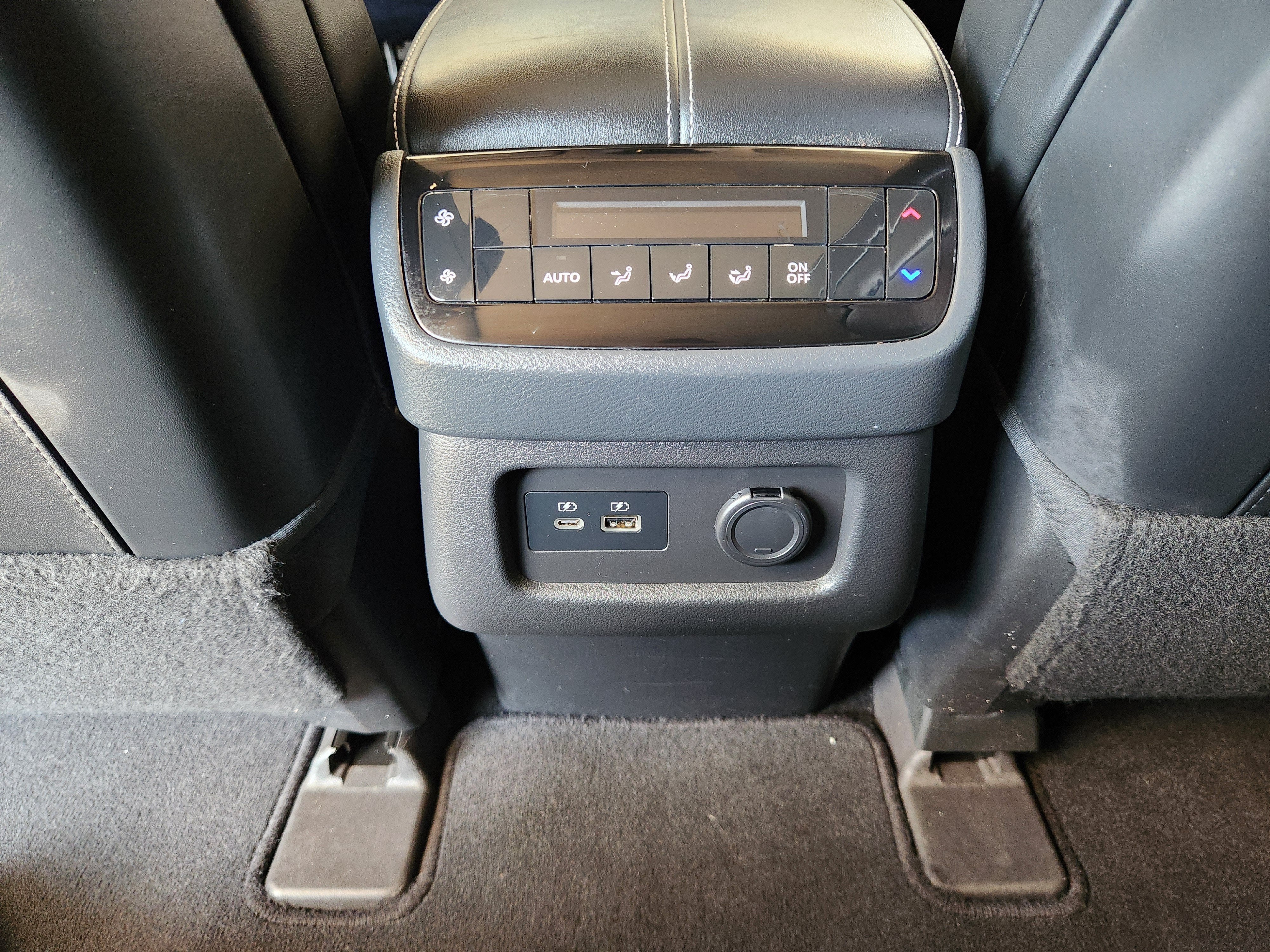 2022 INFINITI QX60 LUXE