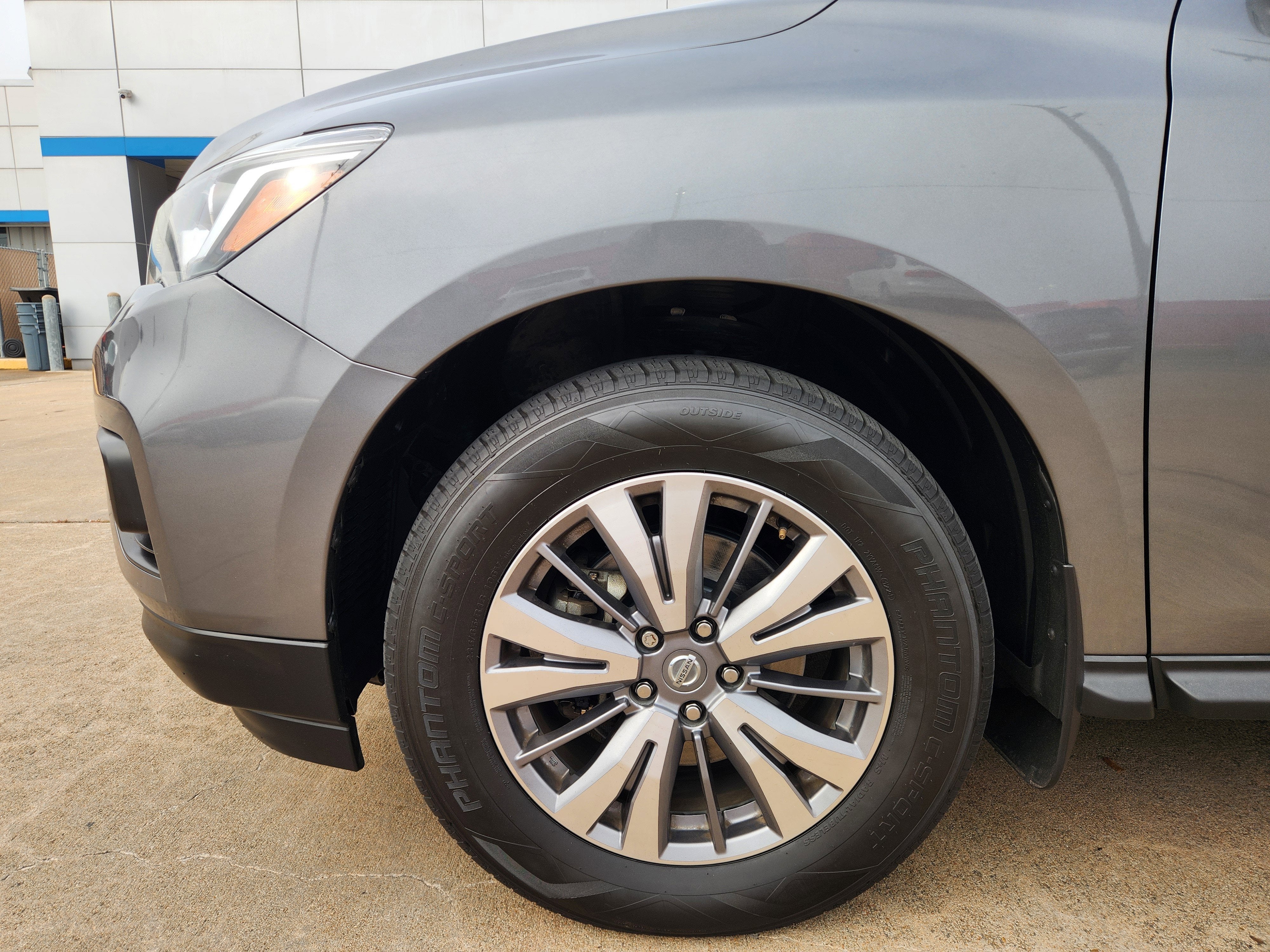 2020 Nissan Pathfinder SV