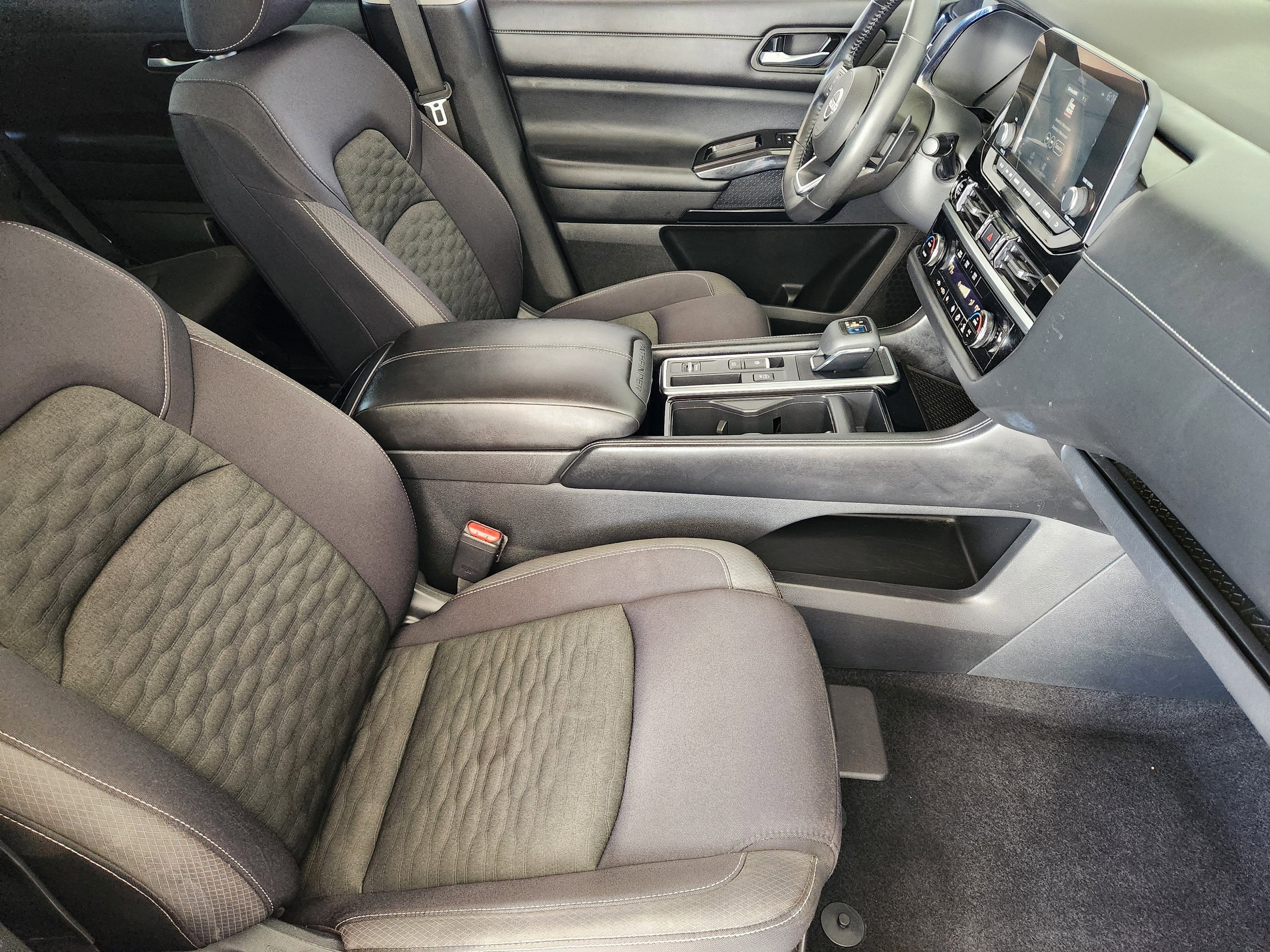 2022 Nissan Pathfinder SV 2WD