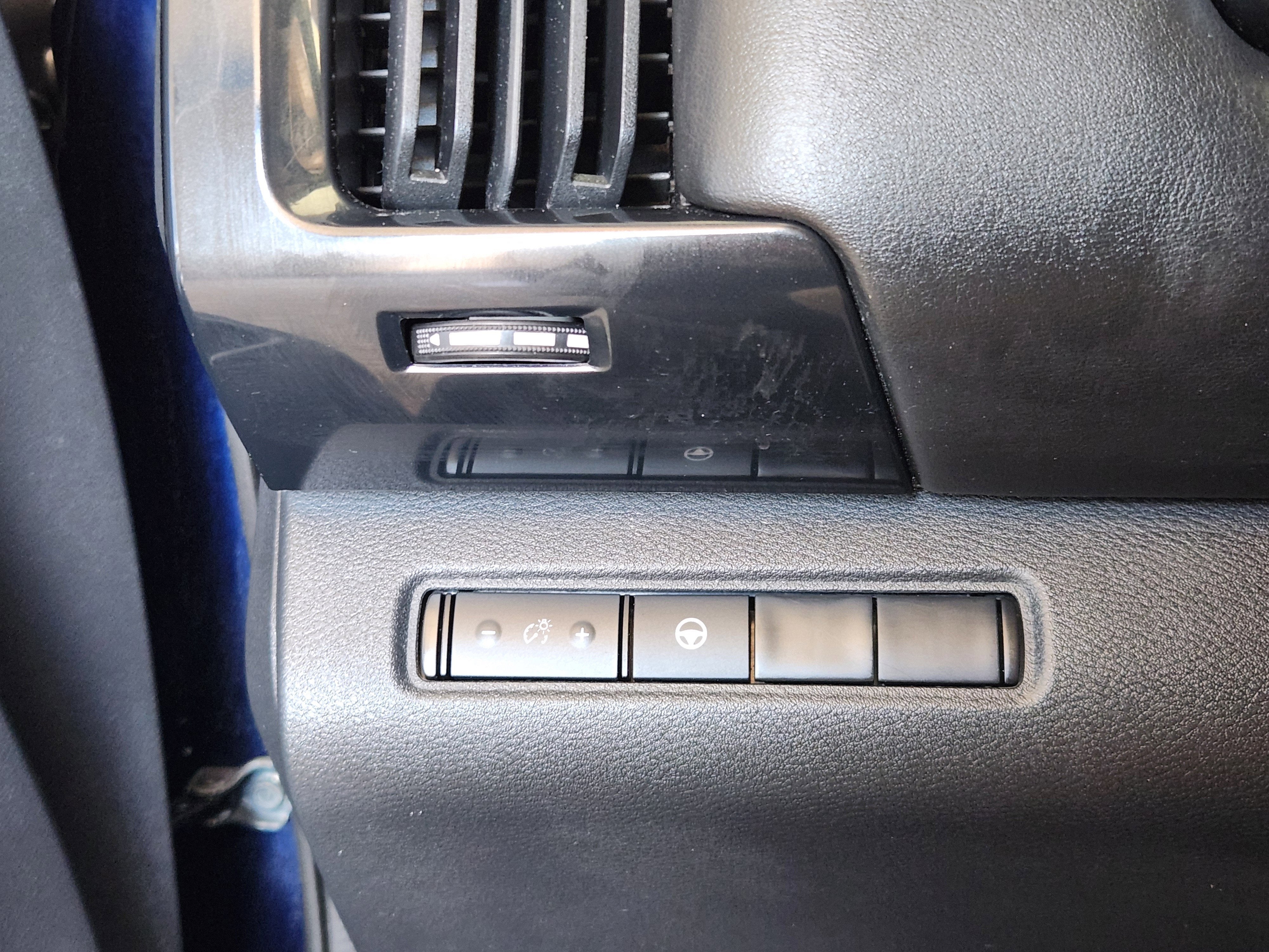 2022 Nissan Pathfinder SV 2WD