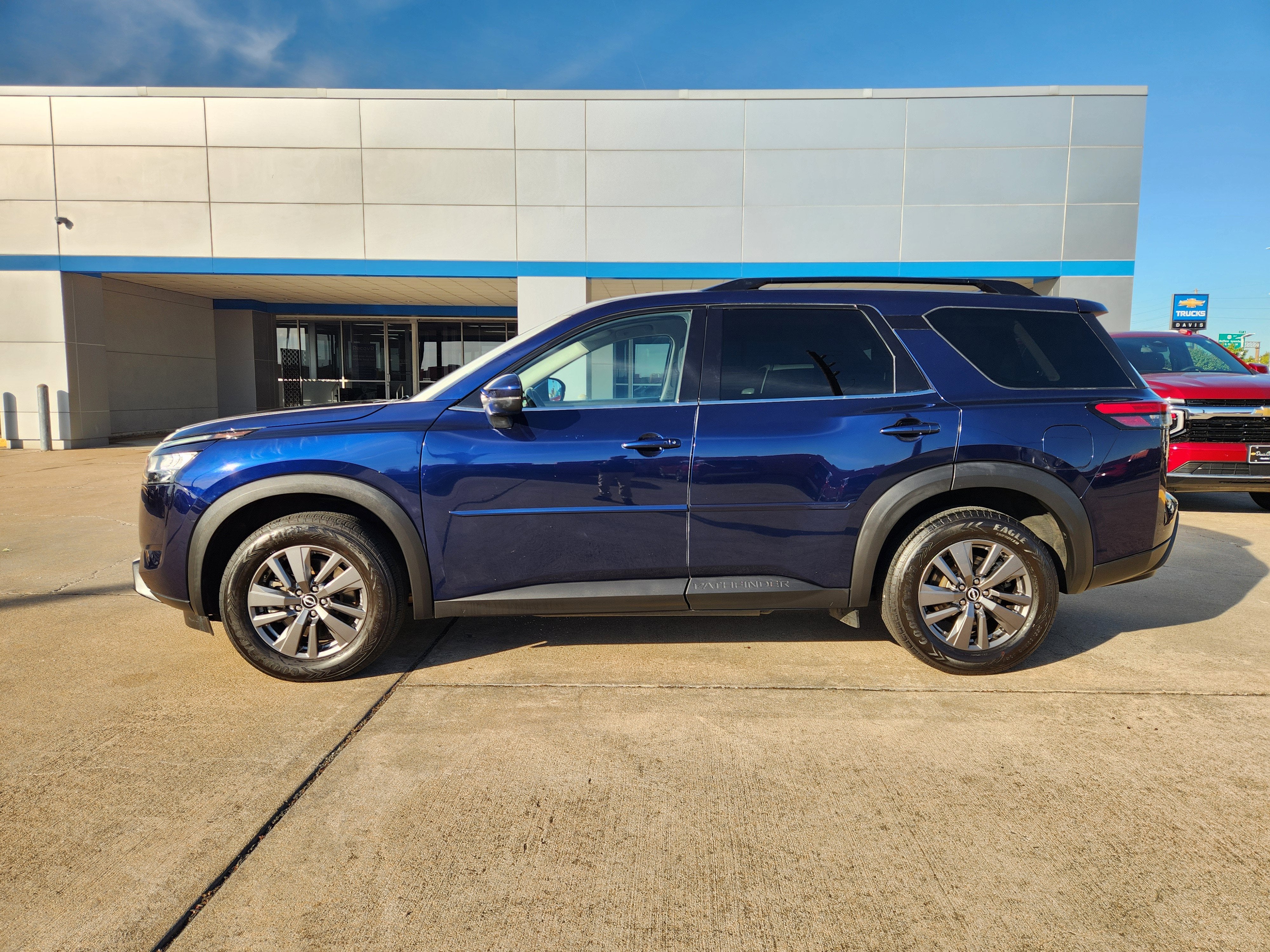 2022 Nissan Pathfinder SV 2WD