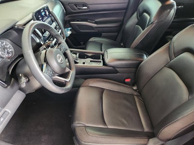 2023 Nissan Pathfinder SL FWD