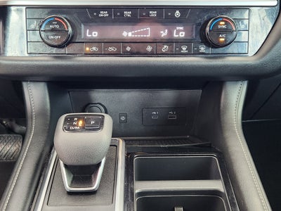 2023 Nissan Pathfinder SL FWD