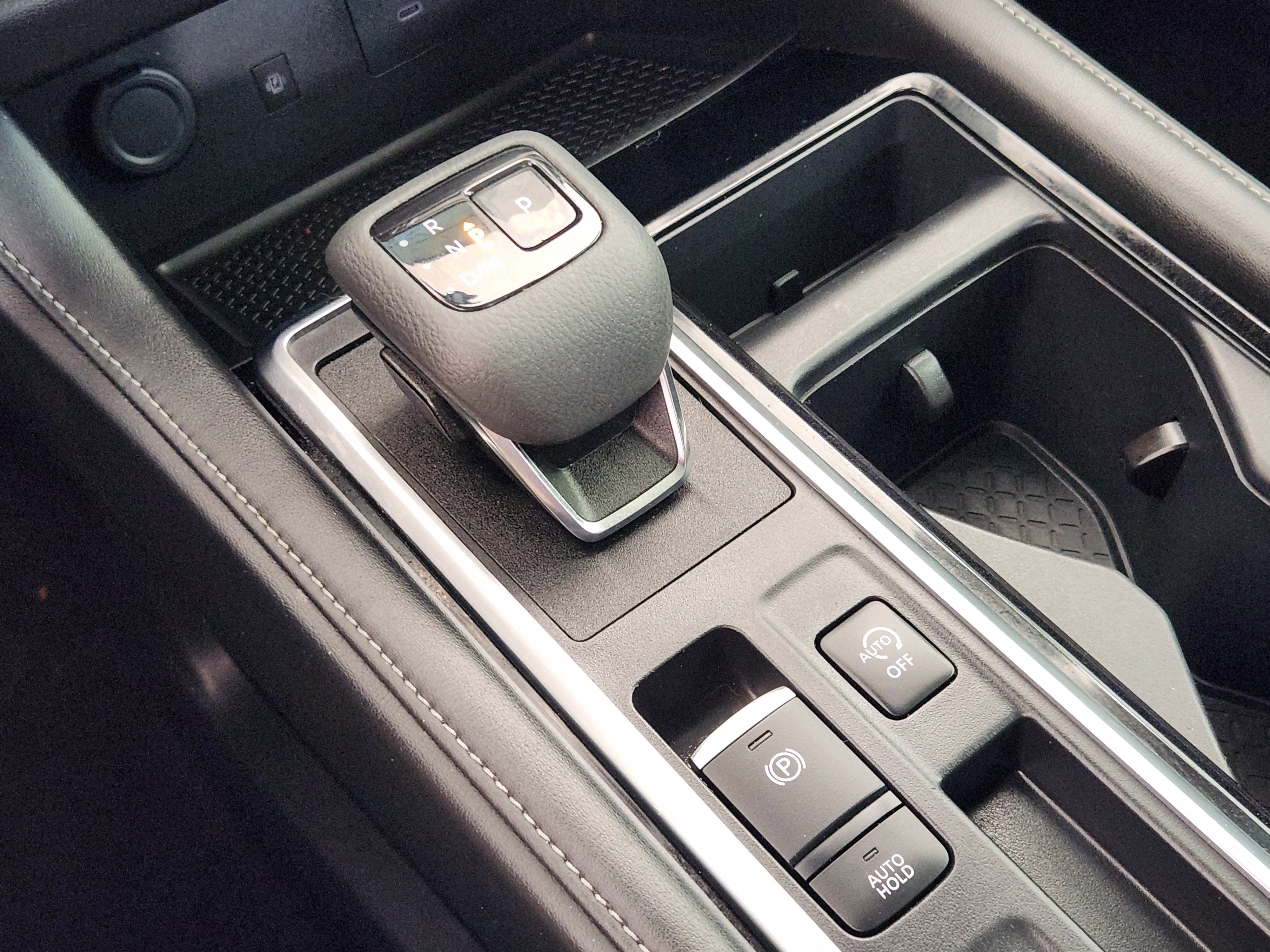 2023 Nissan Pathfinder SL FWD