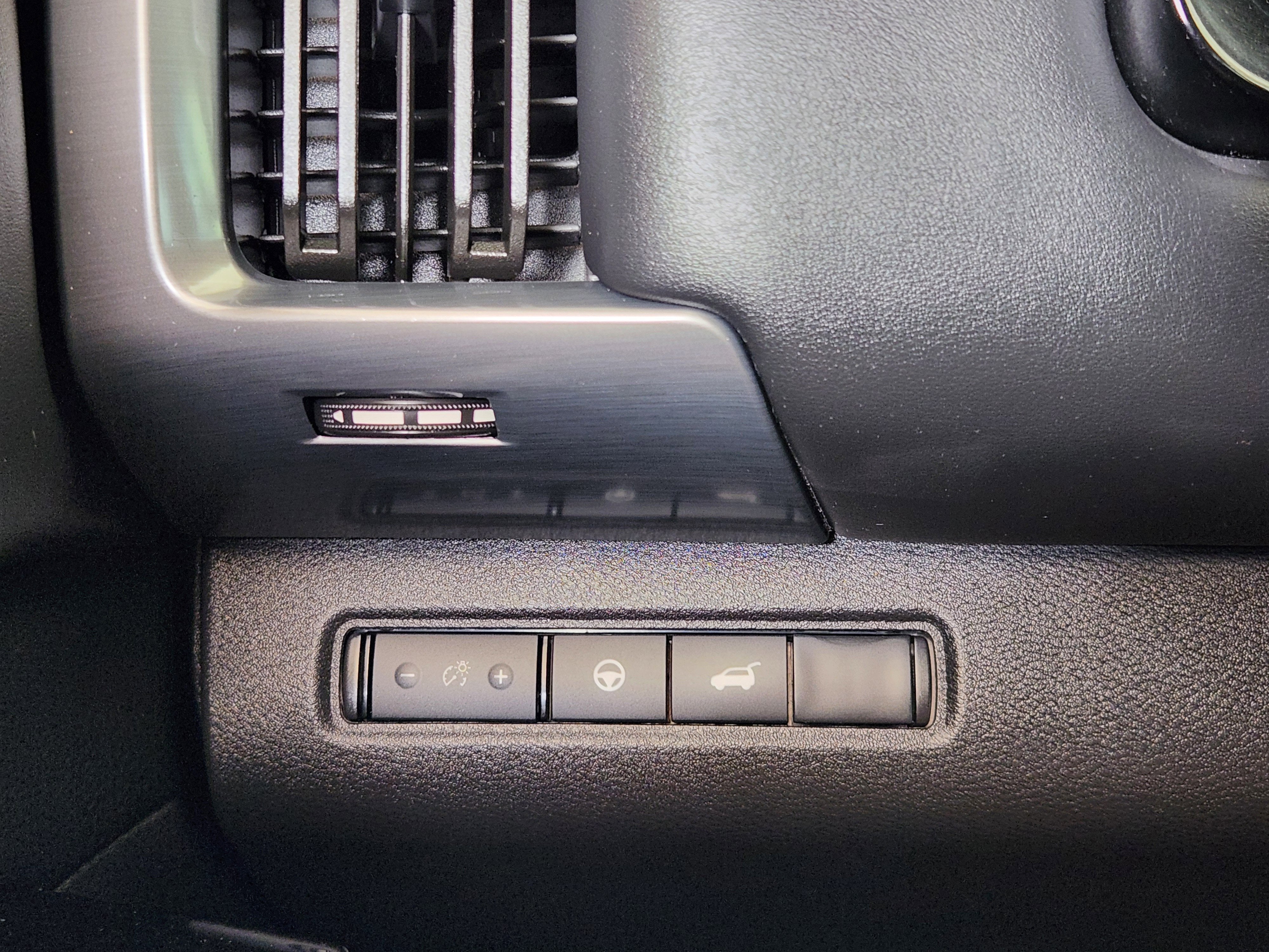 2023 Nissan Pathfinder SL FWD