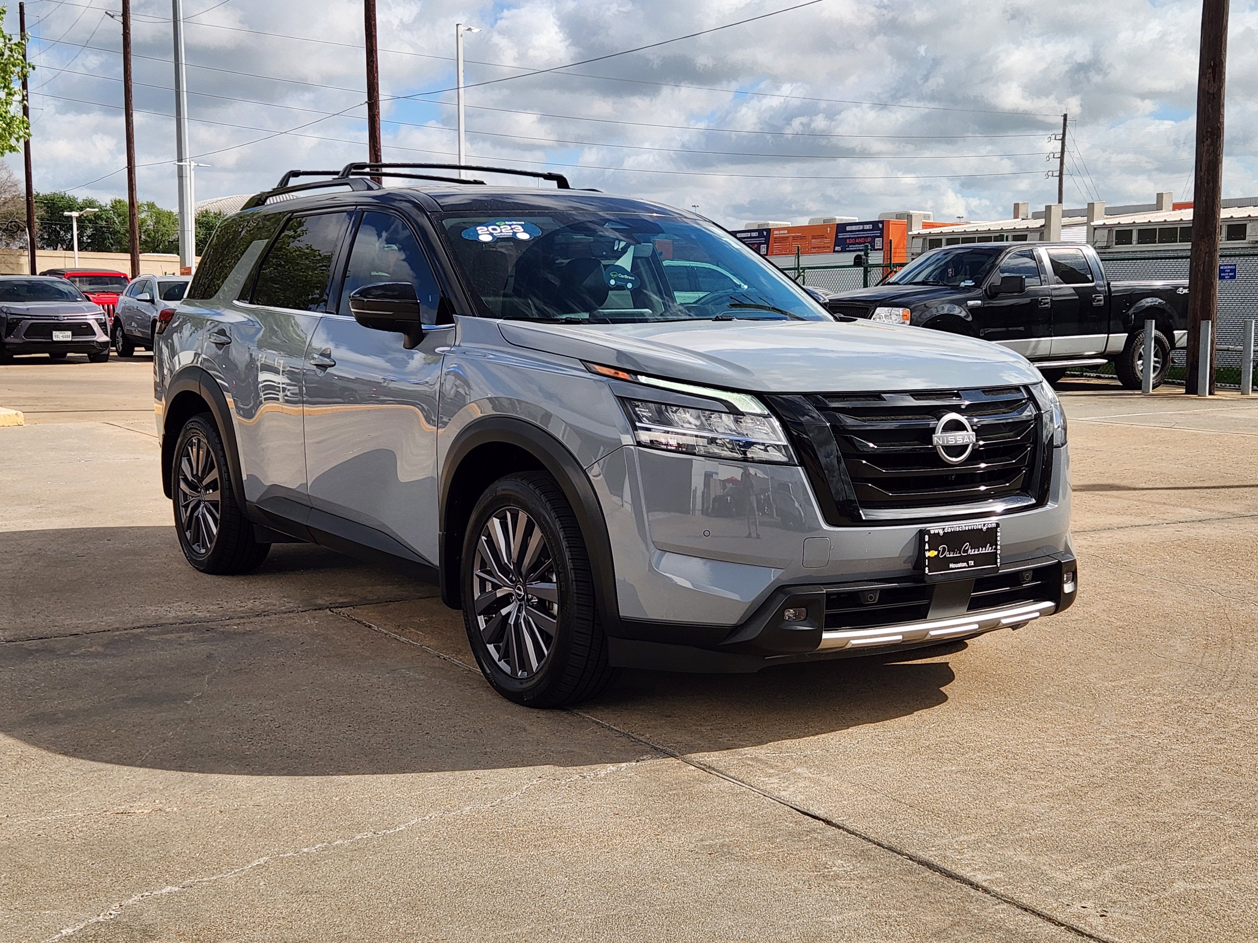 2023 Nissan Pathfinder SL FWD