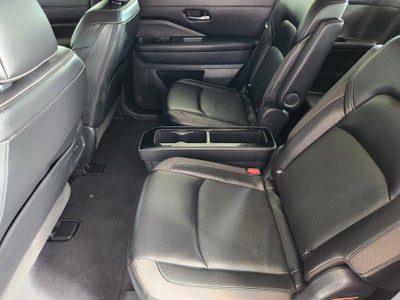 2023 Nissan Pathfinder SL FWD