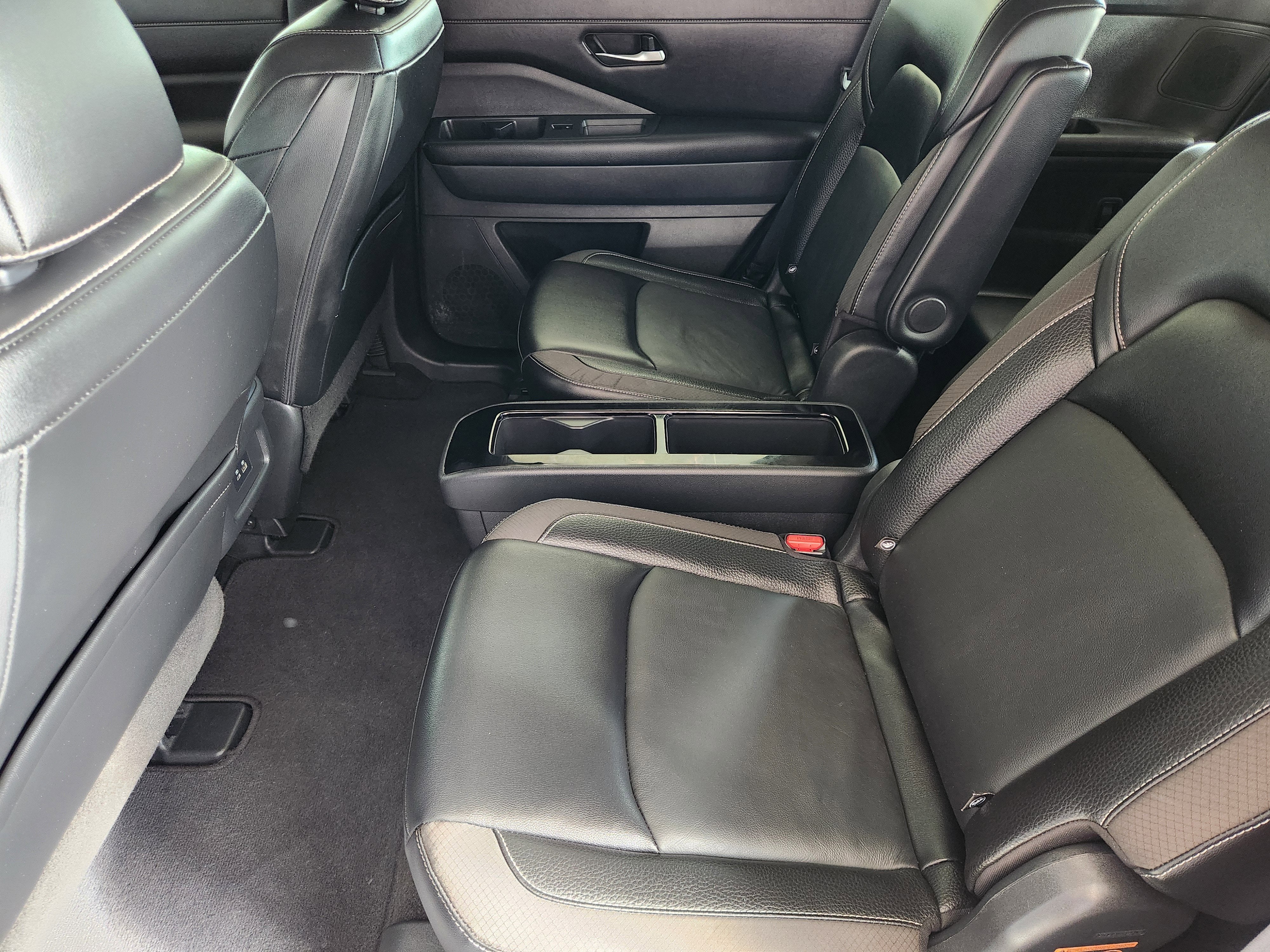 2023 Nissan Pathfinder SL FWD