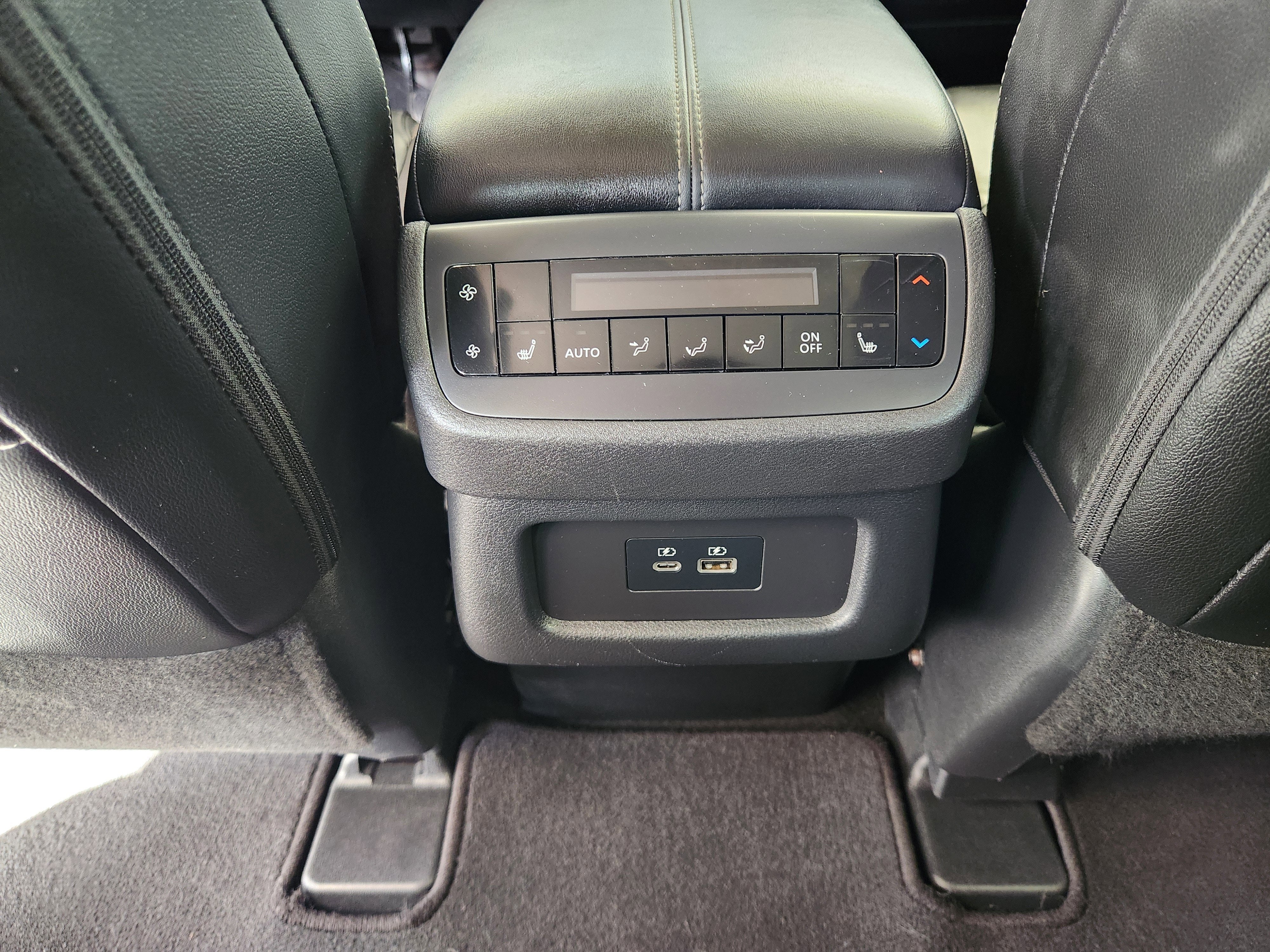 2023 Nissan Pathfinder SL FWD