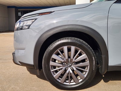 2023 Nissan Pathfinder SL FWD