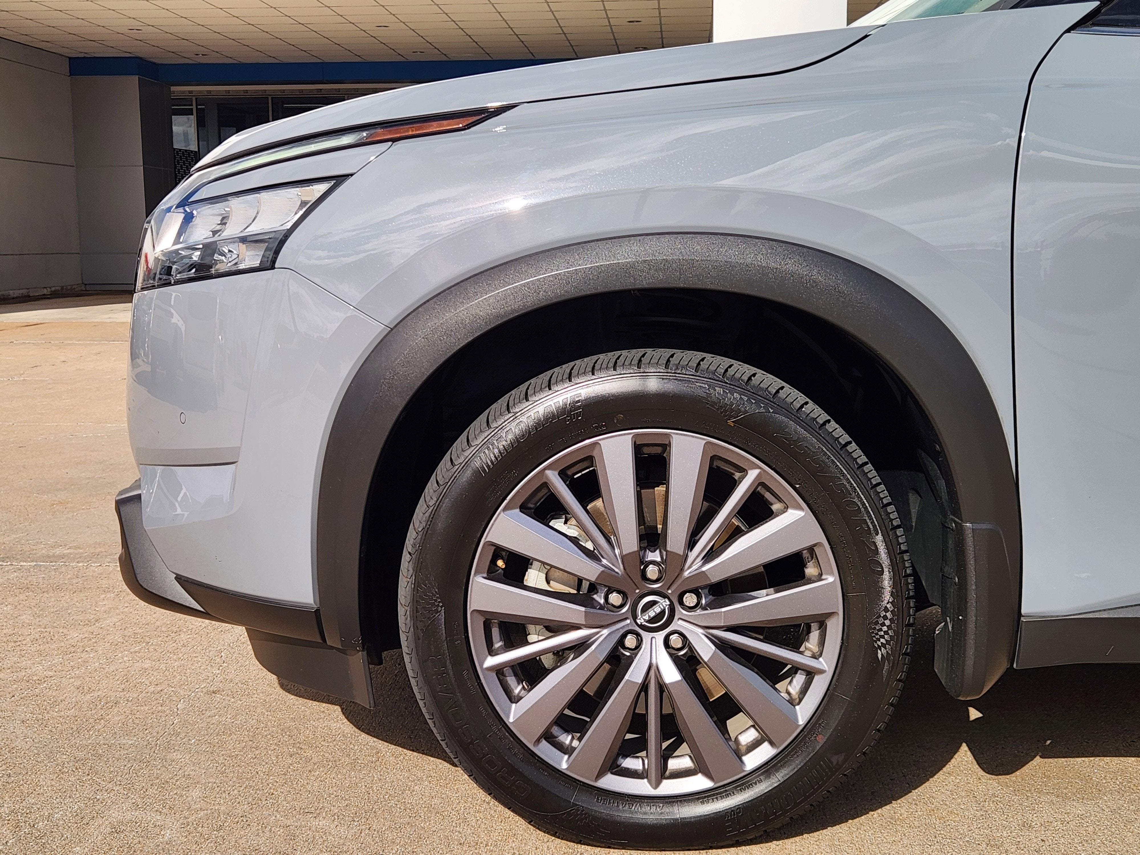 2023 Nissan Pathfinder SL FWD