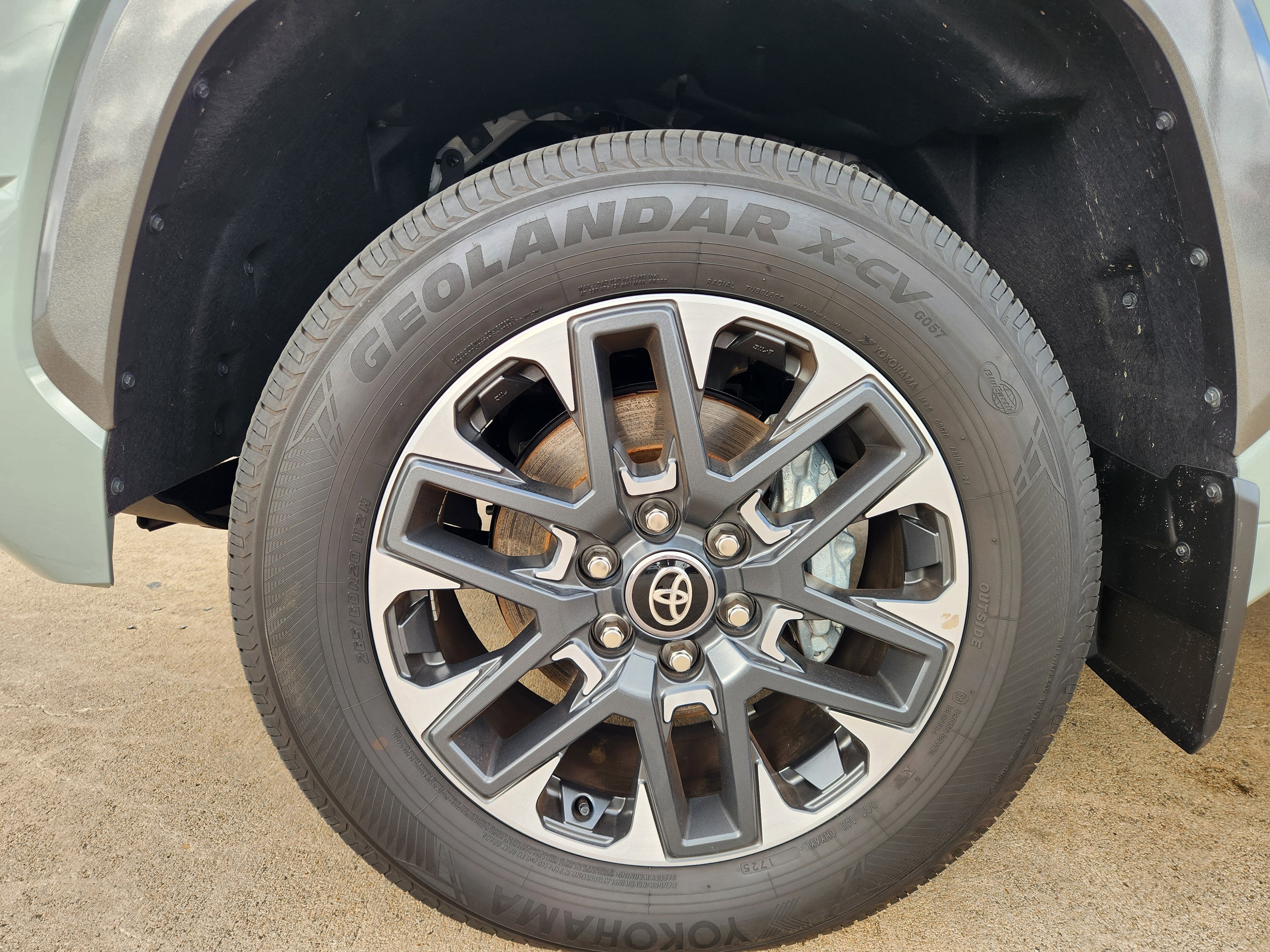 2026 Toyota Tundra Limited CrewMax 5.5' Bed