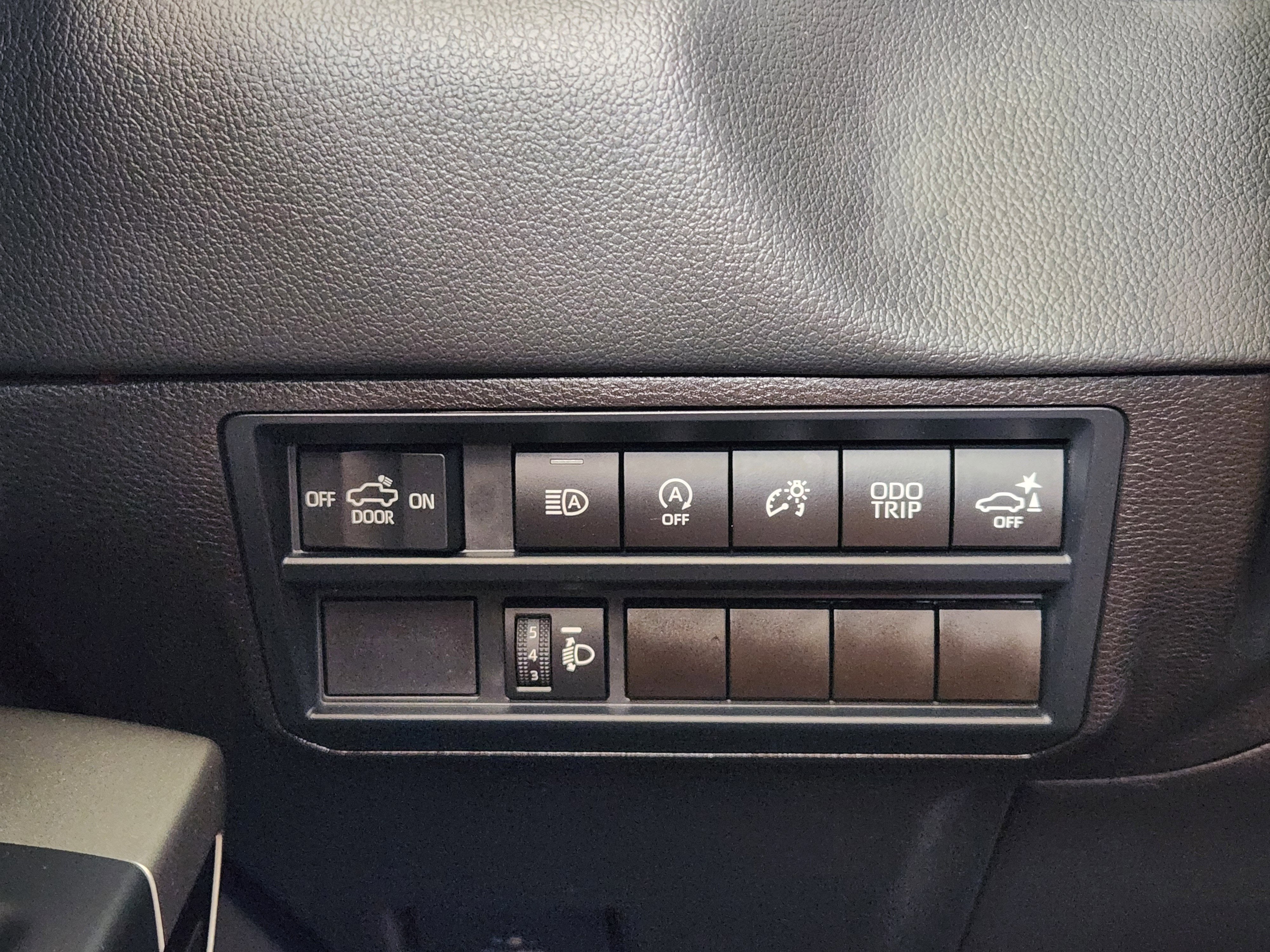 2026 Toyota Tundra Limited CrewMax 5.5' Bed