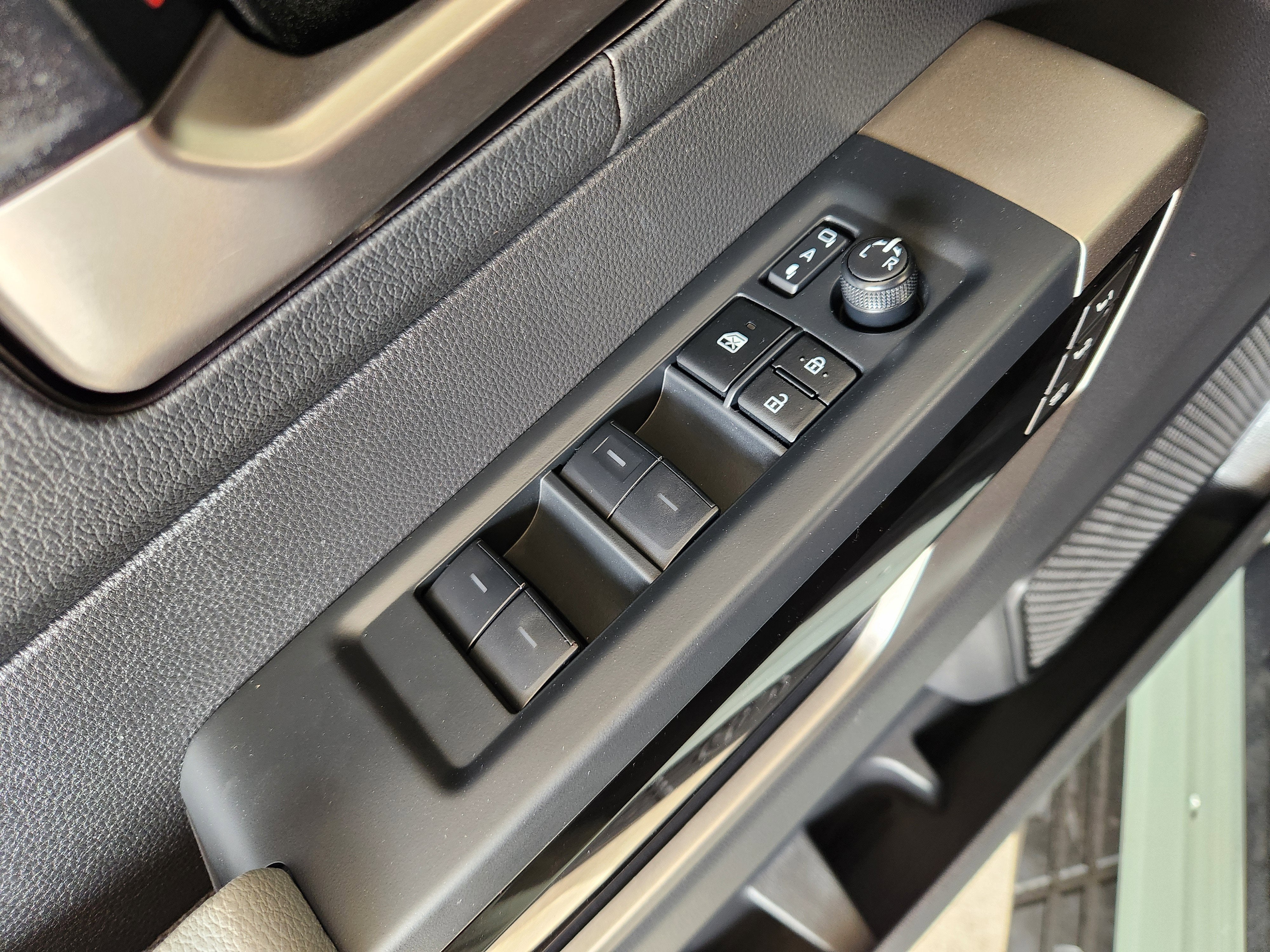 2026 Toyota Tundra Limited CrewMax 5.5' Bed