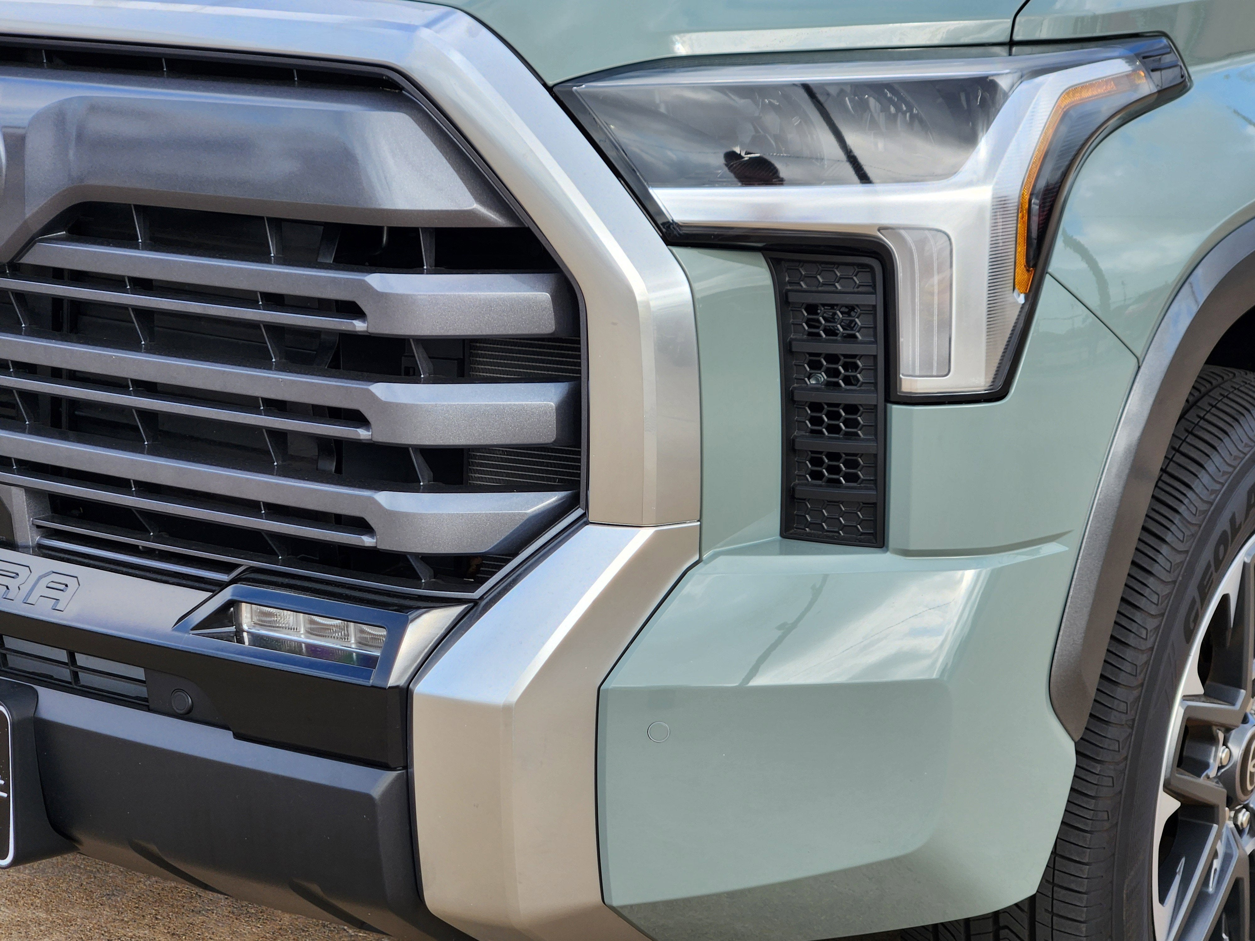 2026 Toyota Tundra Limited CrewMax 5.5' Bed