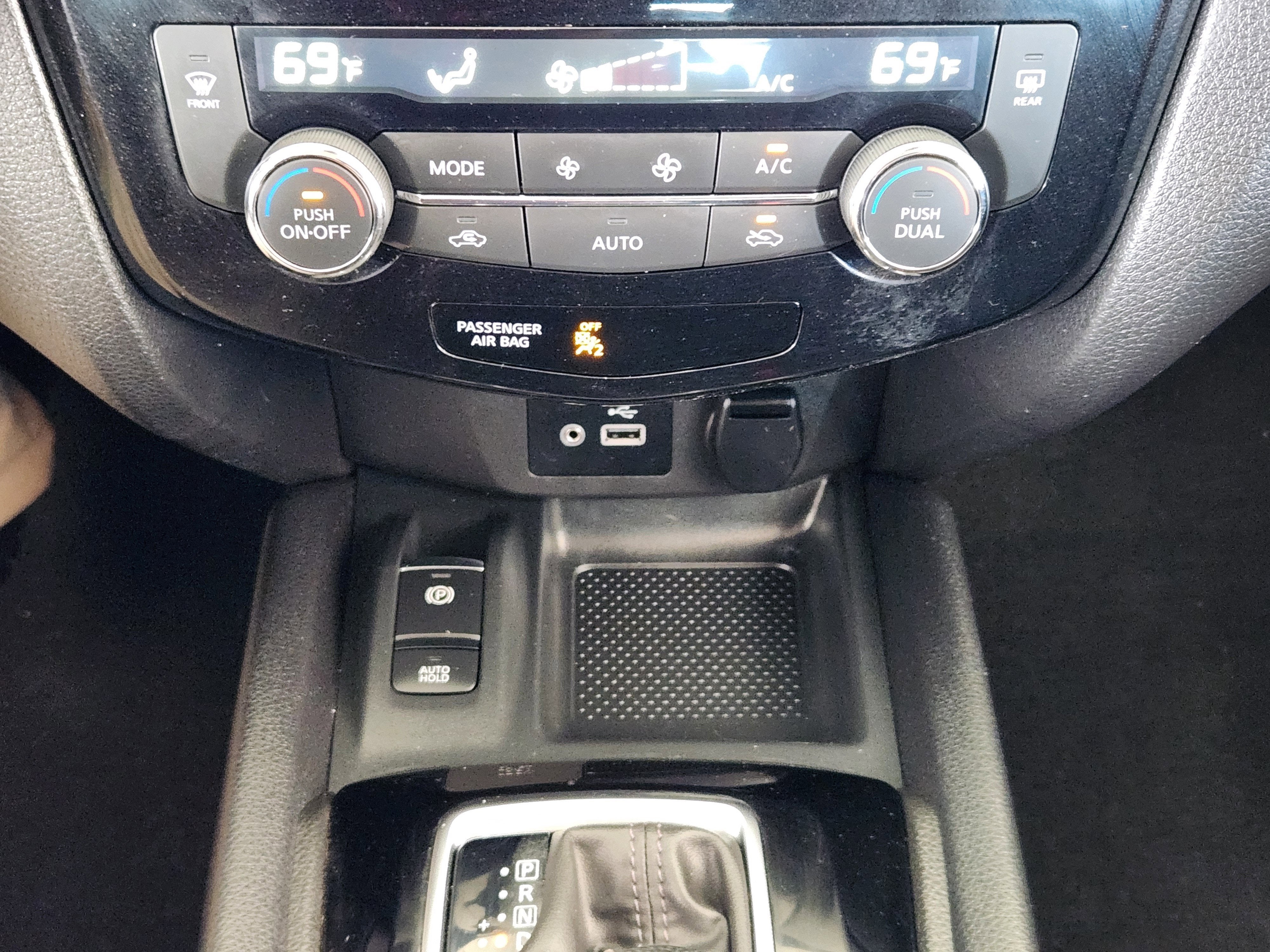 2022 Nissan Rogue Sport SL AWD Xtronic CVT