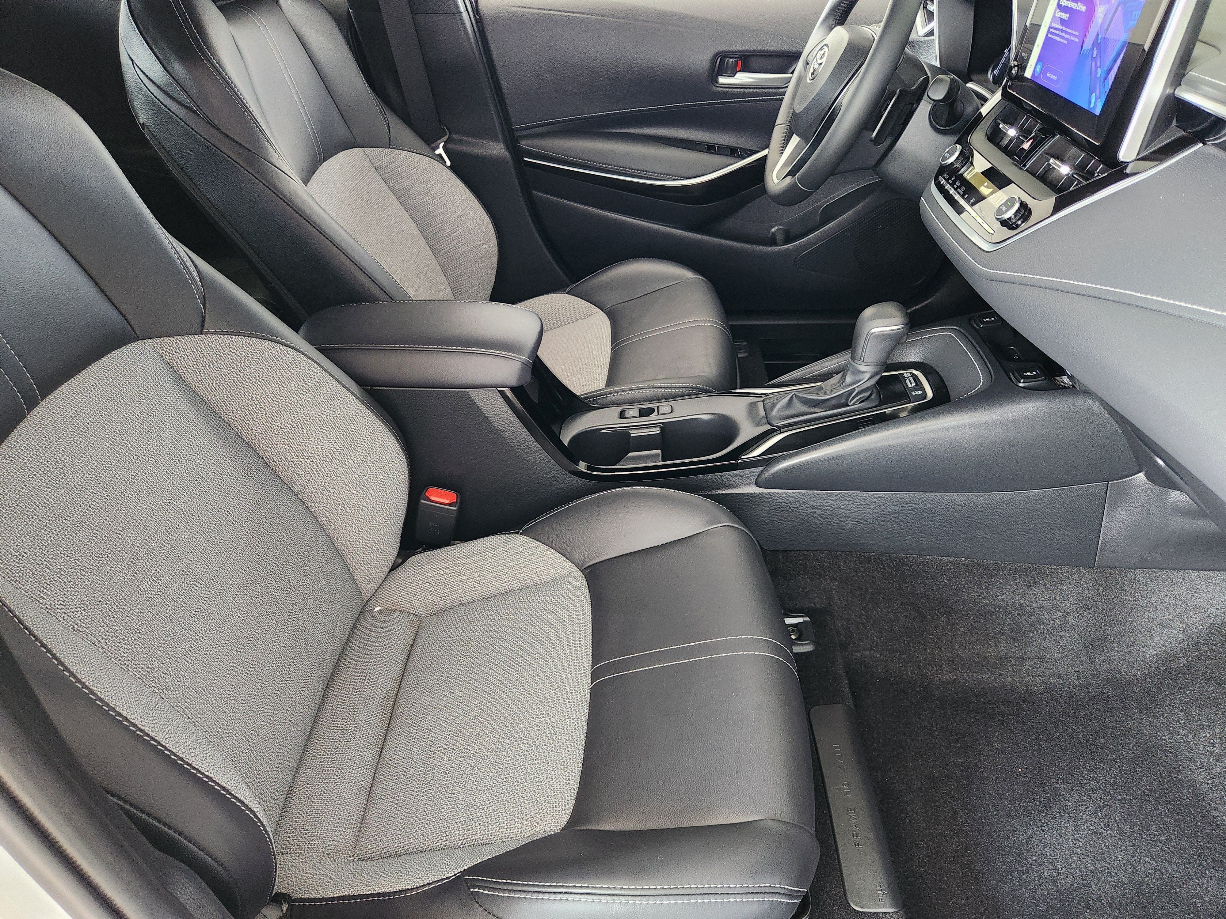 2025 Toyota Corolla Hatchback XSE