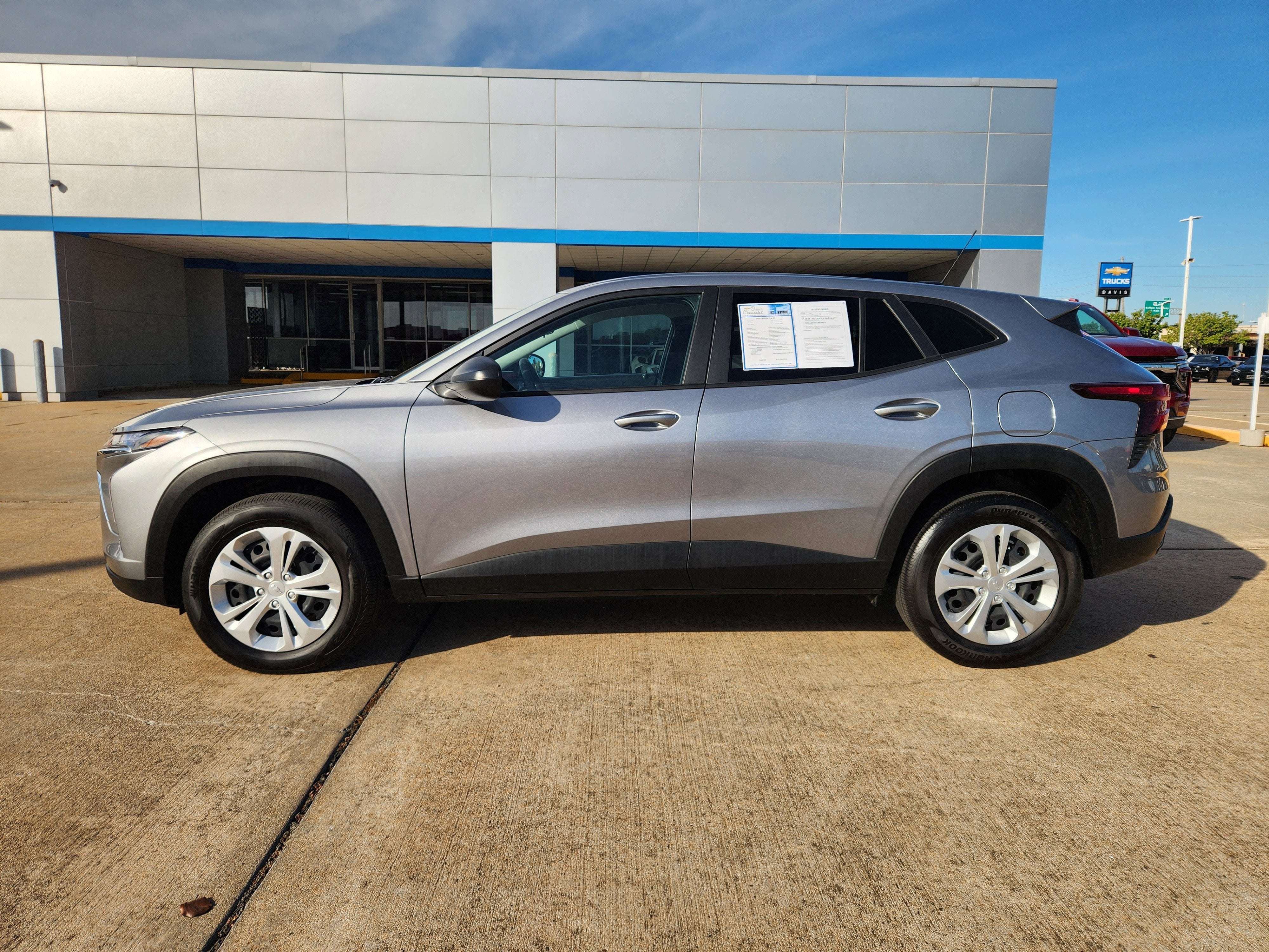 2025 Chevrolet Trax LS