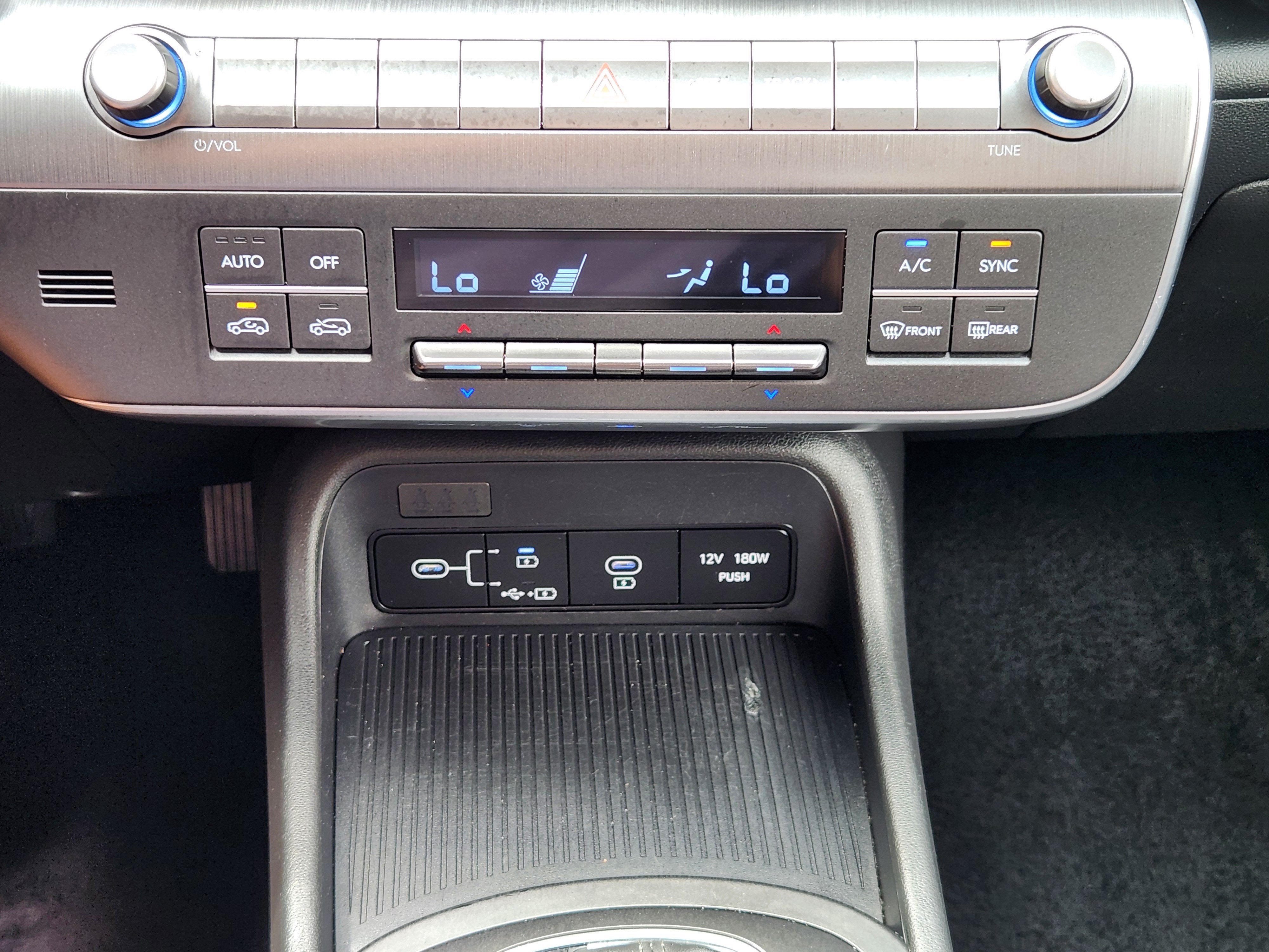 2024 Hyundai Kona SEL - Photo 18