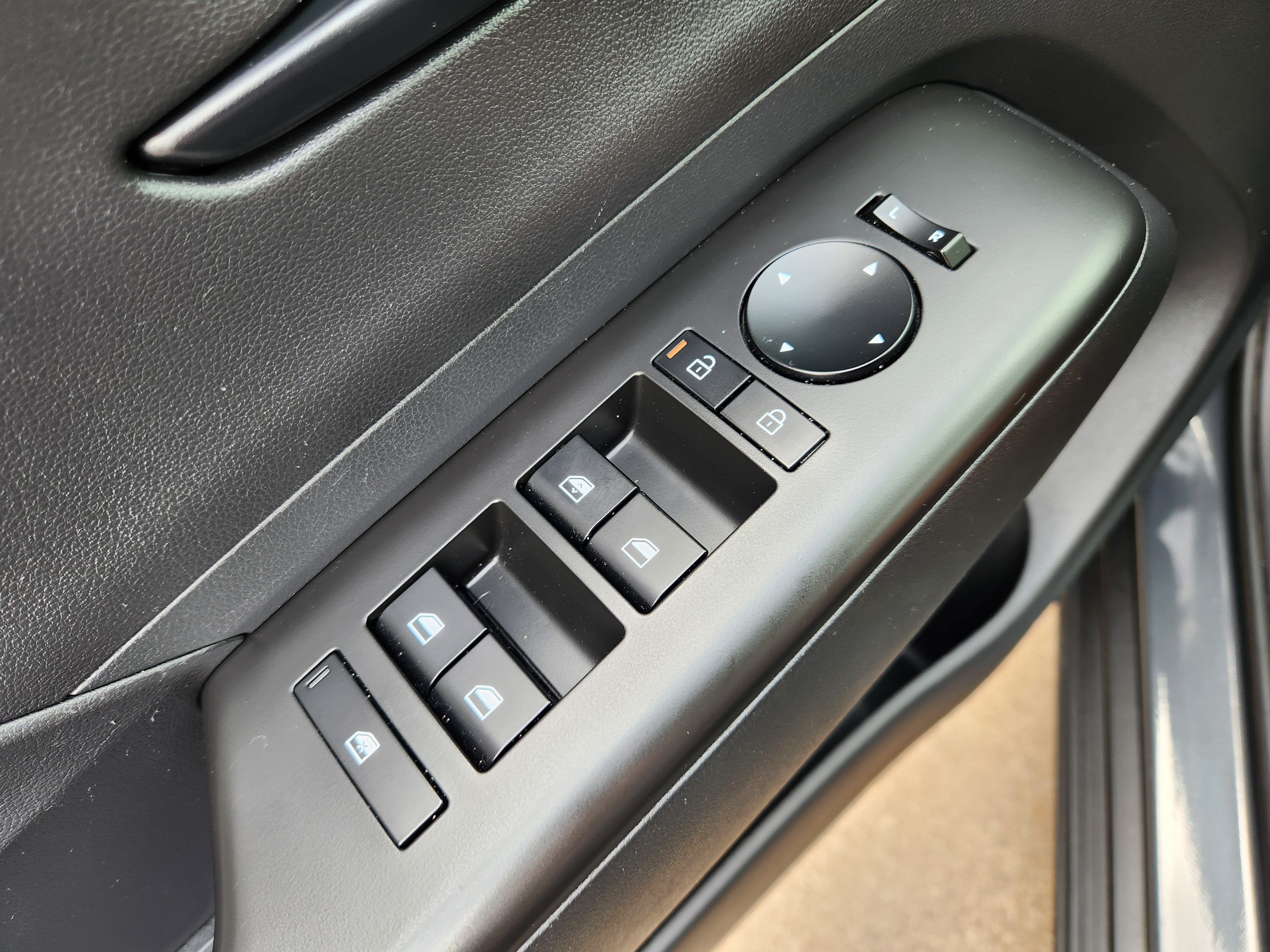 2024 Hyundai Kona SEL - Photo 23