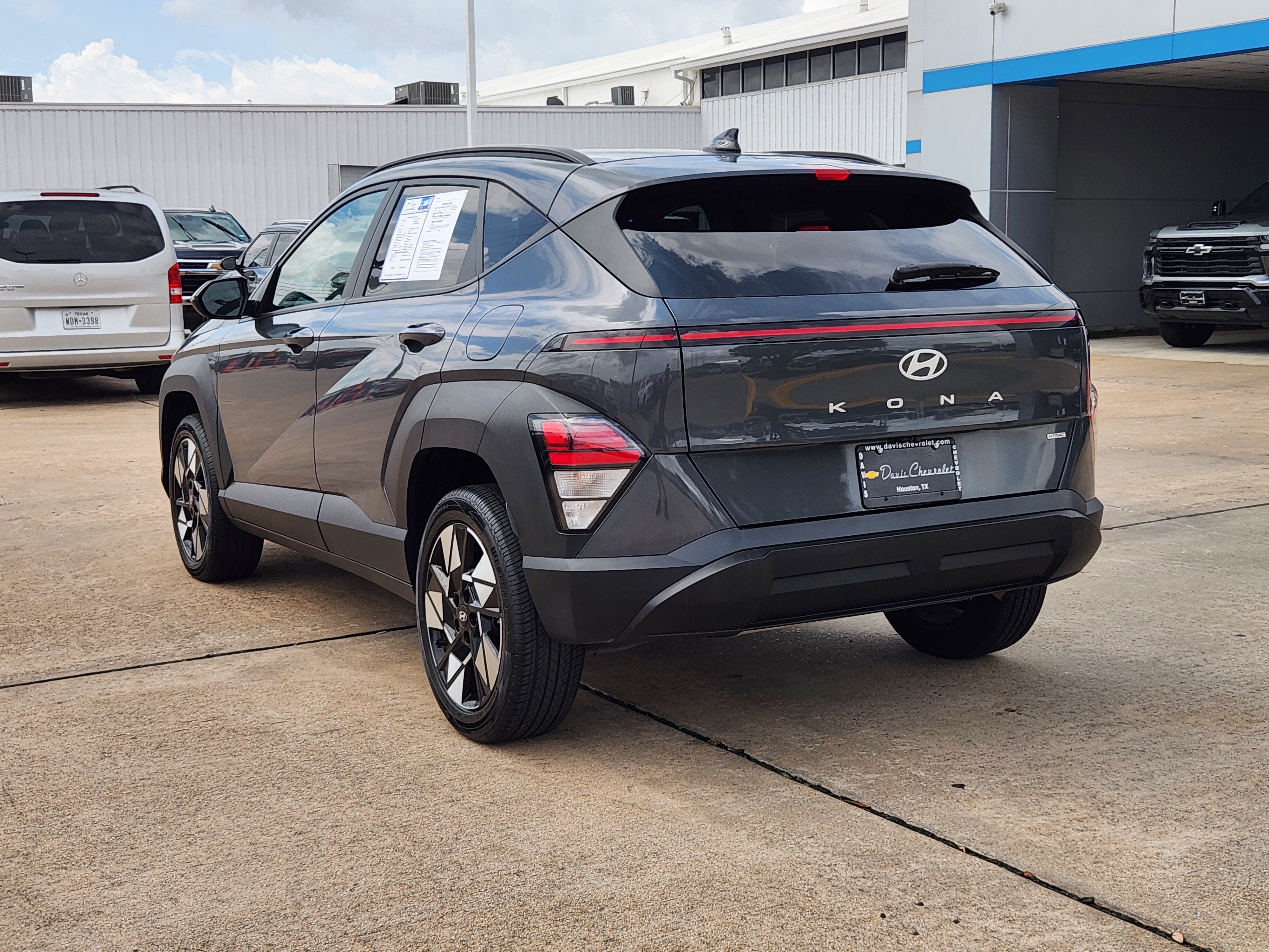 2024 Hyundai Kona SEL - Photo 7